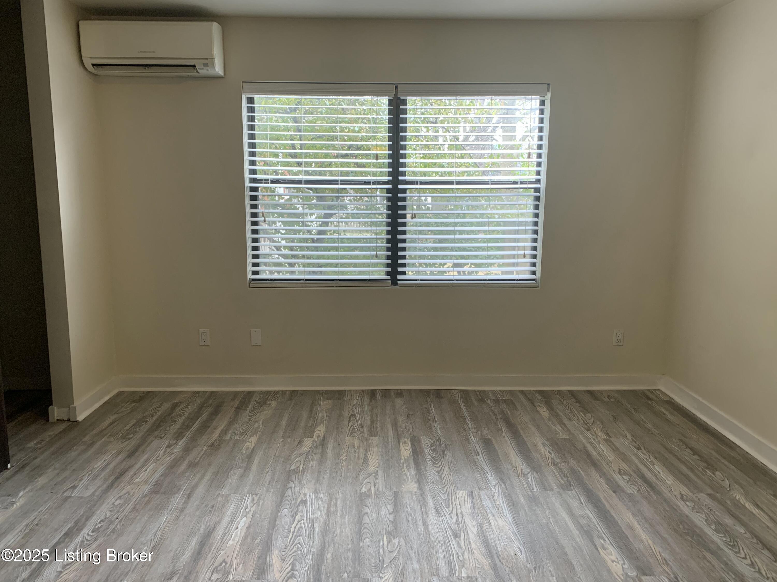 1917 Frankfort Ave 2 Property Photo 3