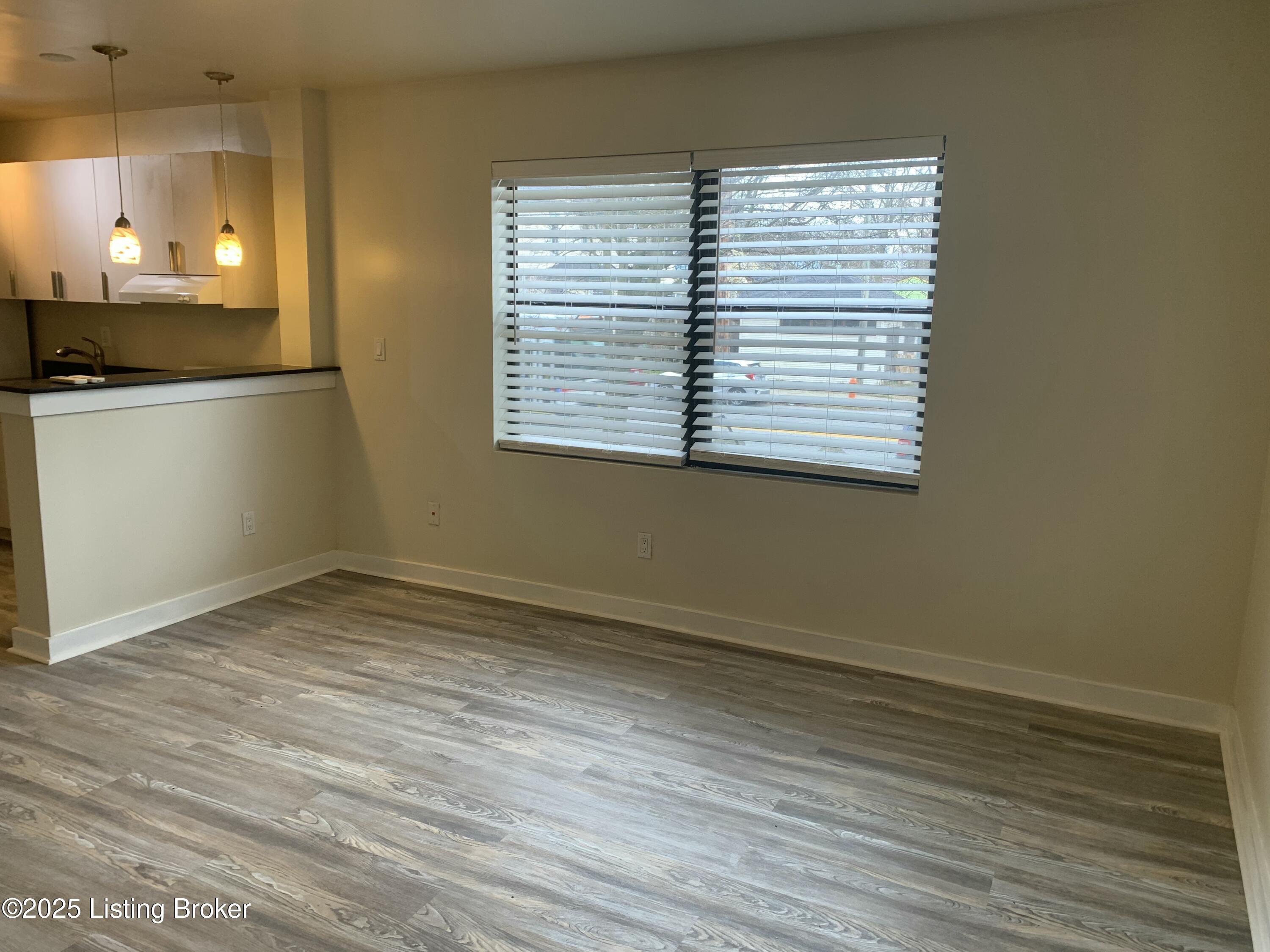 1917 Frankfort Ave 2 Property Photo 6