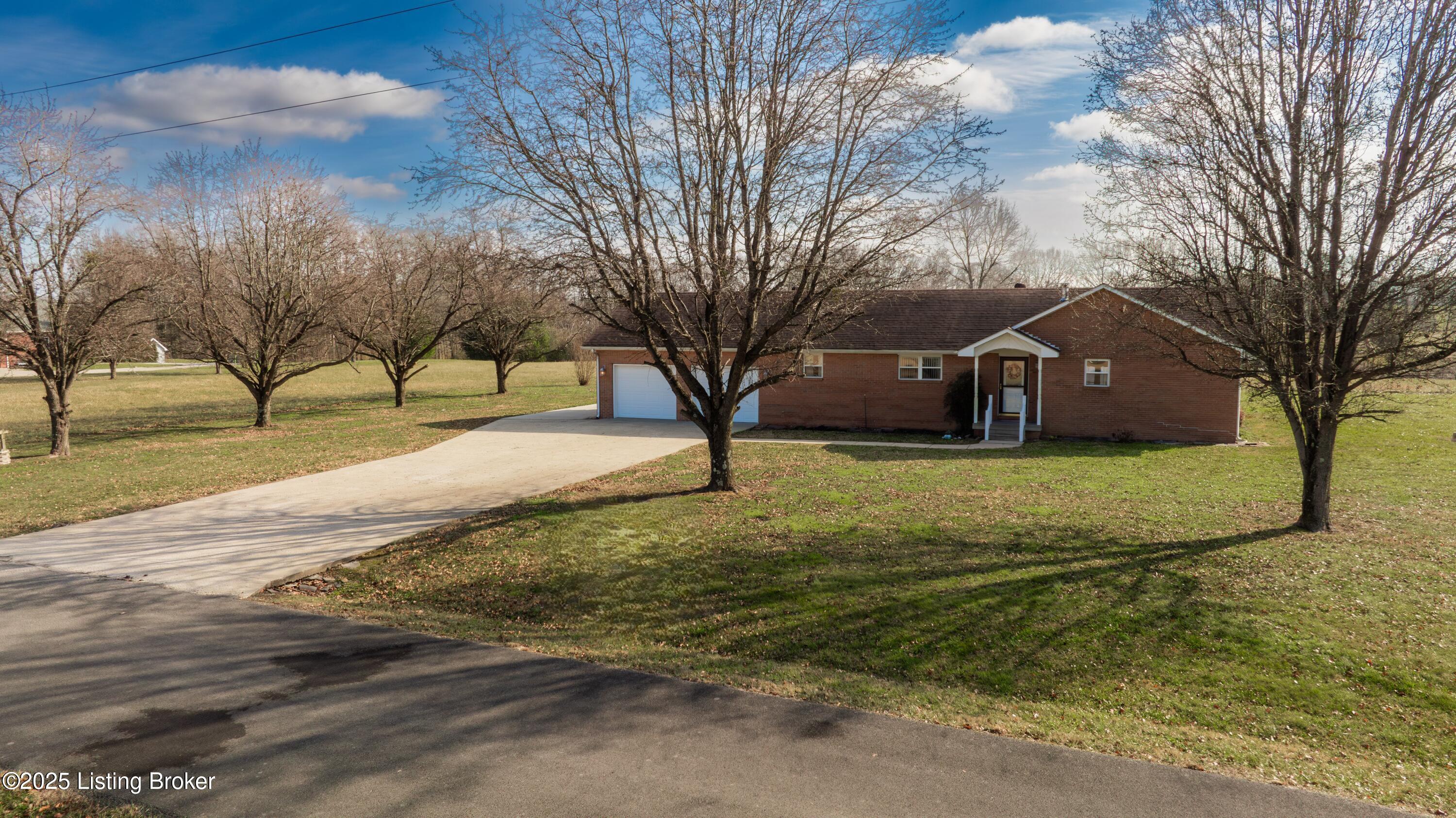 137 Butcher Estates Dr Property Photo 1