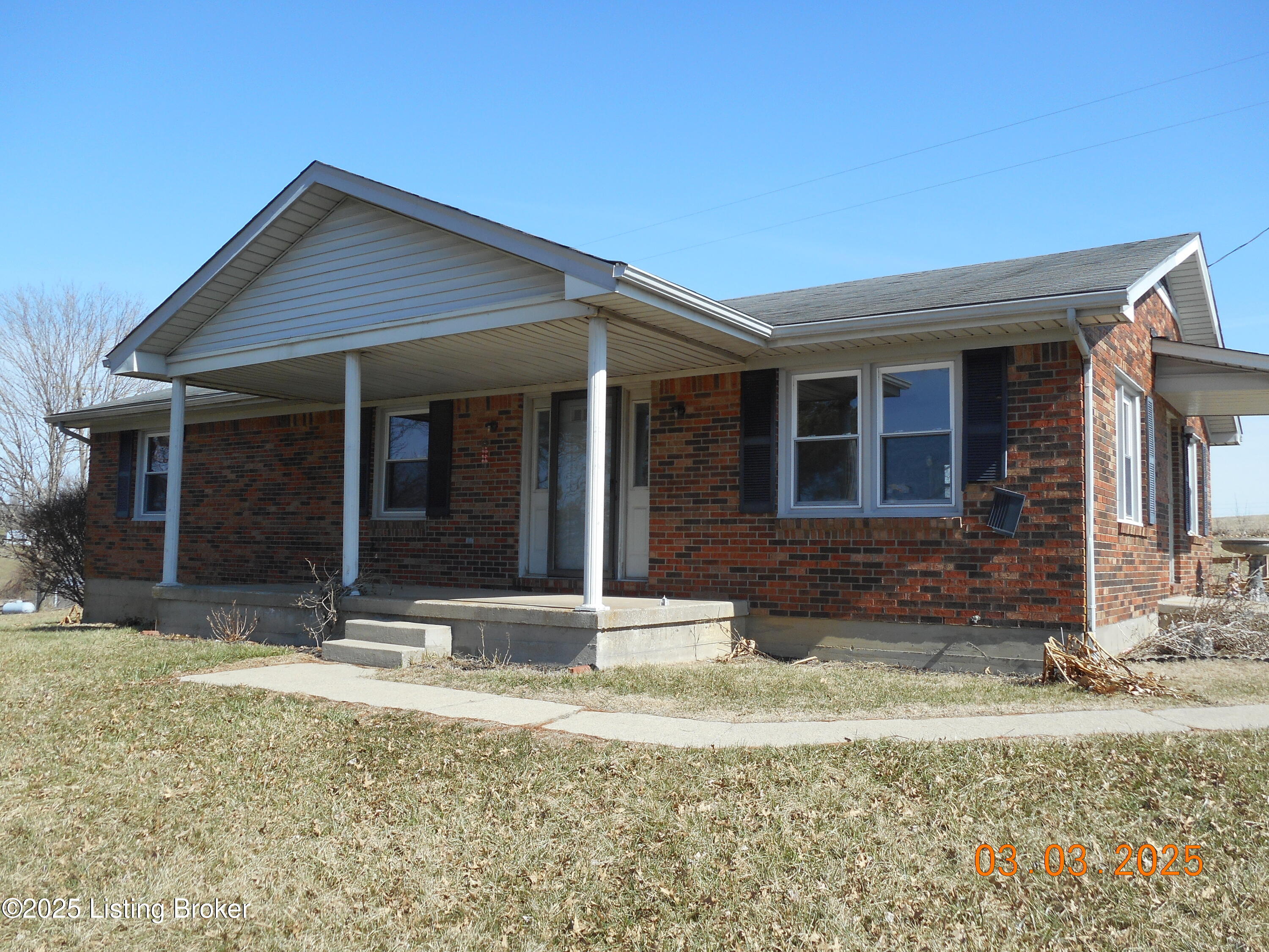 5755 Bloomfield Rd Property Photo