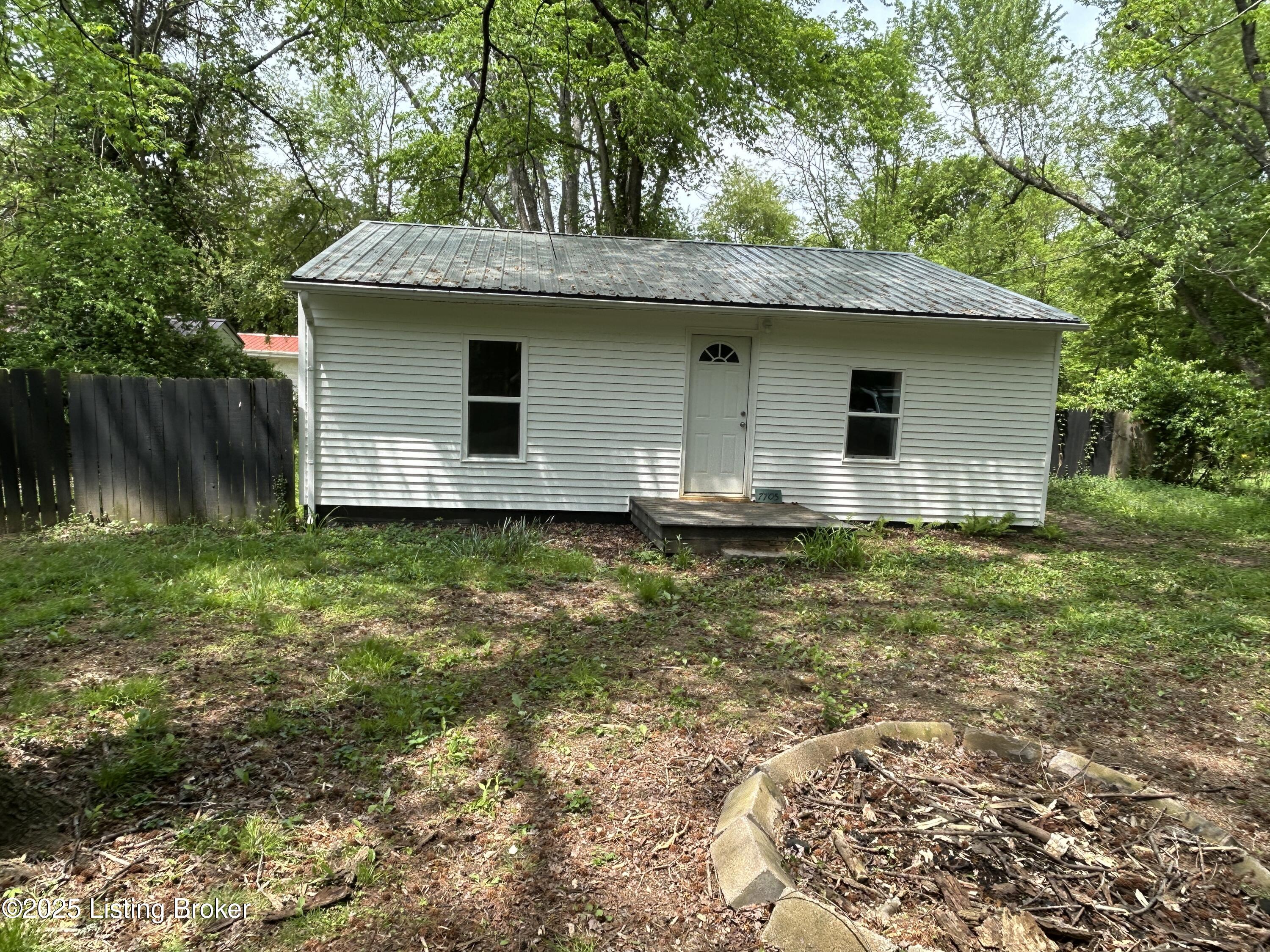 7705 Fraziertown Rd Property Photo 1