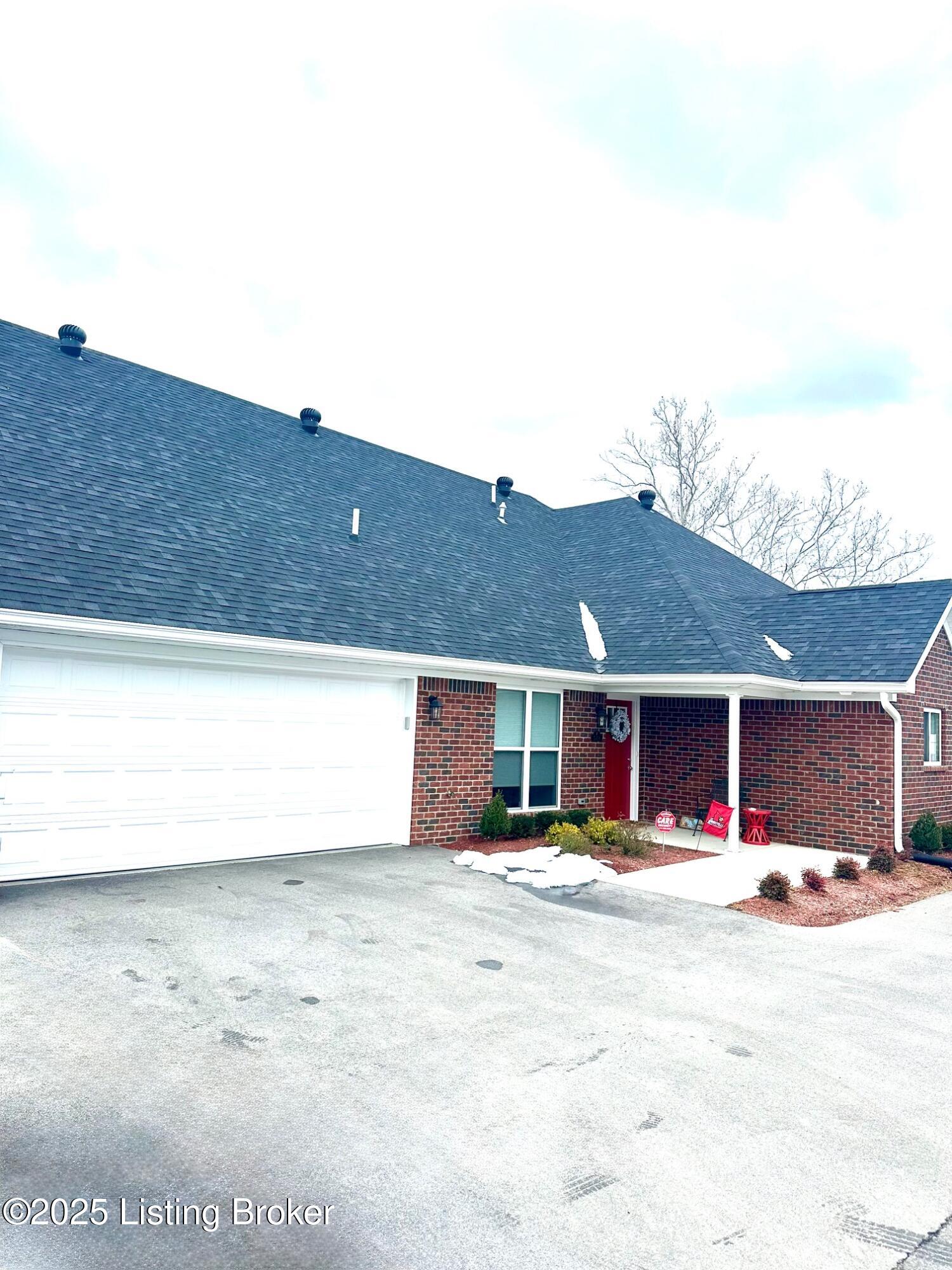518 Eagle Pointe Dr Property Photo 1