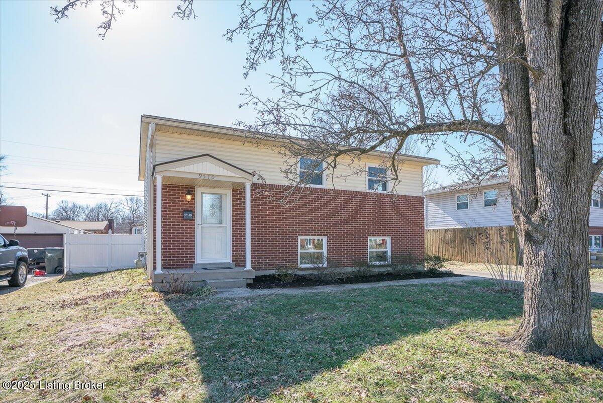 9510 Garden Dr Property Photo 1