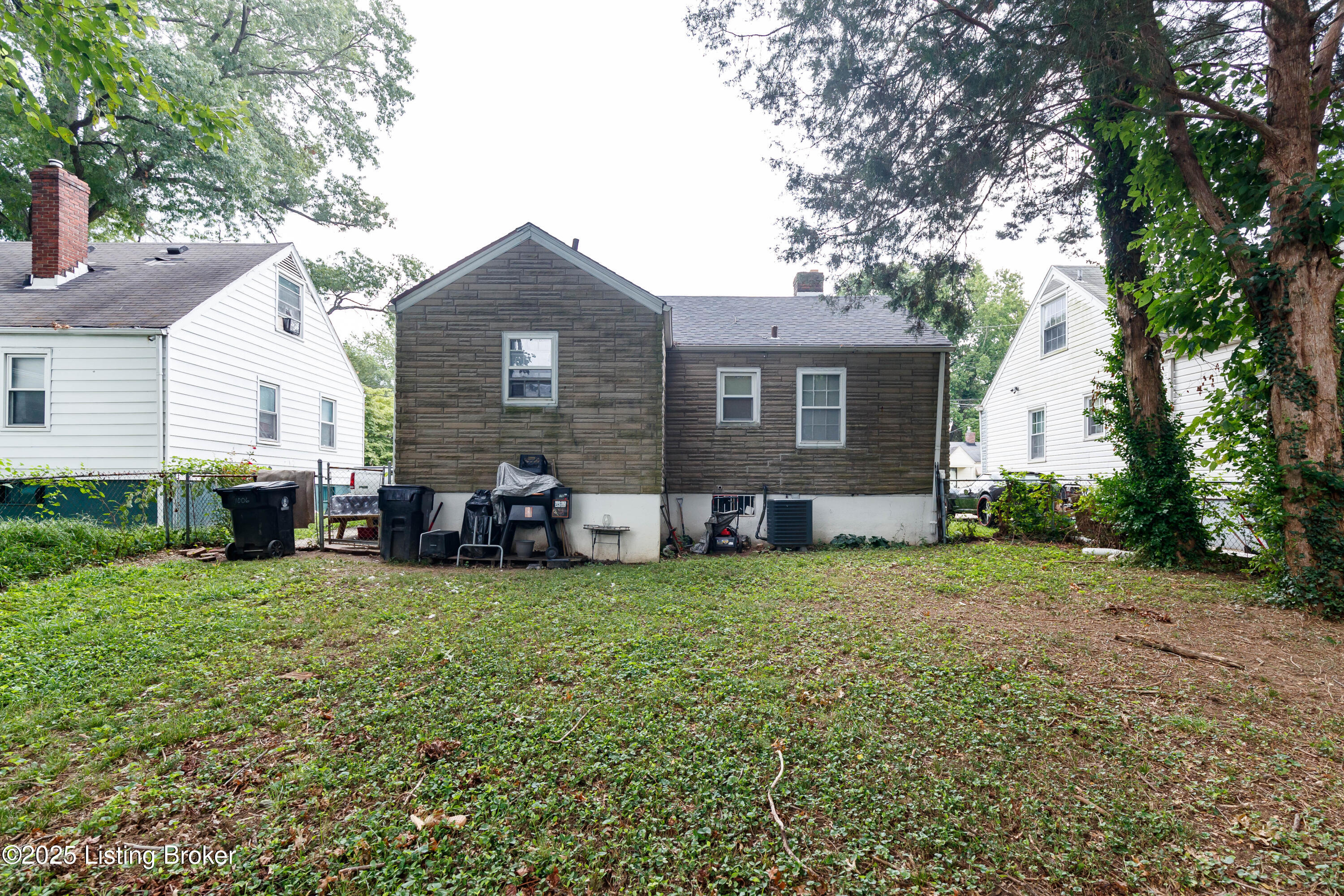 1006 S 43rd Property Photo 4