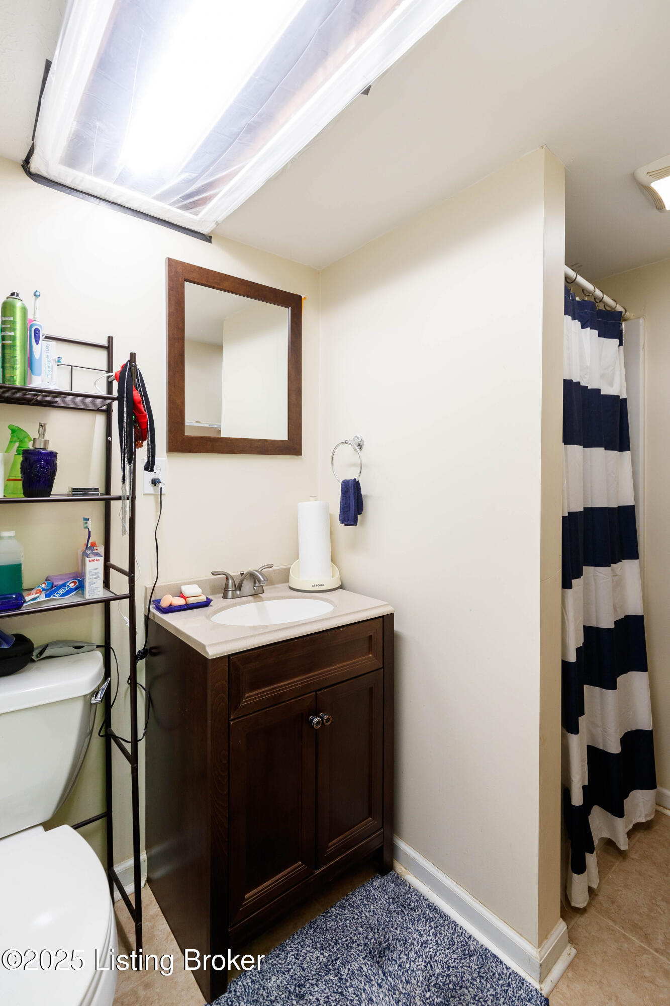 1006 S 43rd Property Photo 13