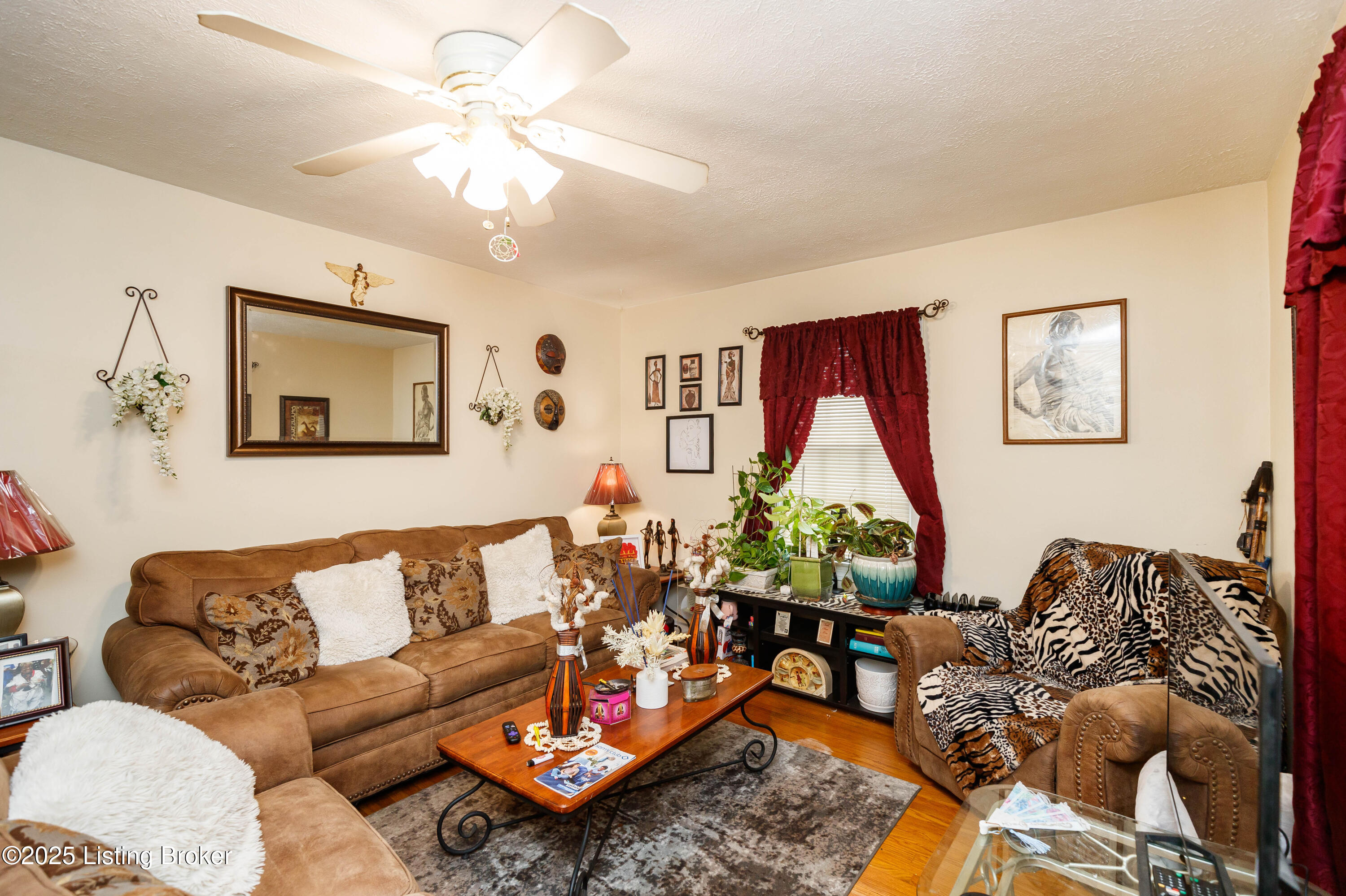 1006 S 43rd Property Photo 15