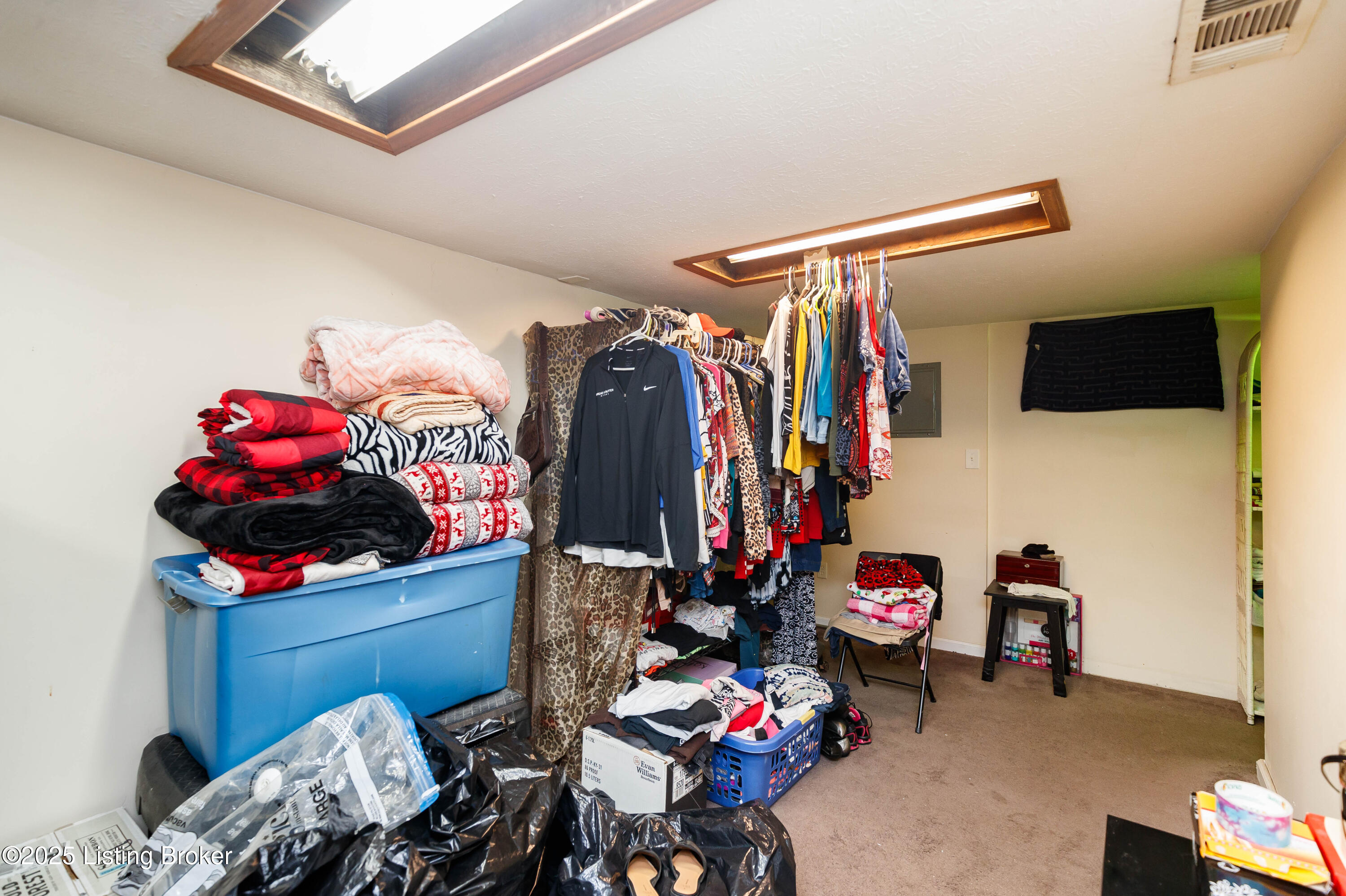 1006 S 43rd Property Photo 17