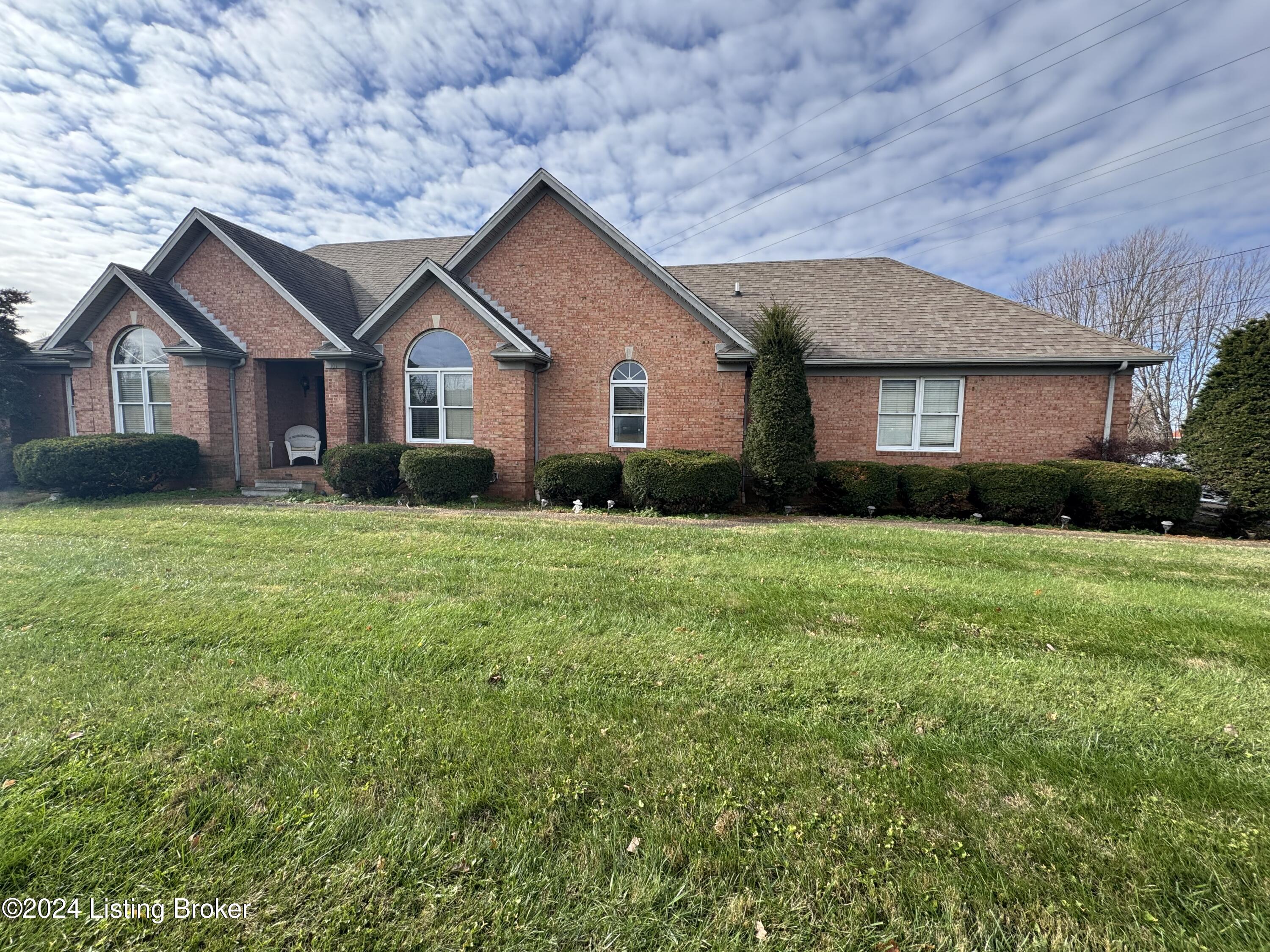 101 Meadow View Dr Property Photo 1