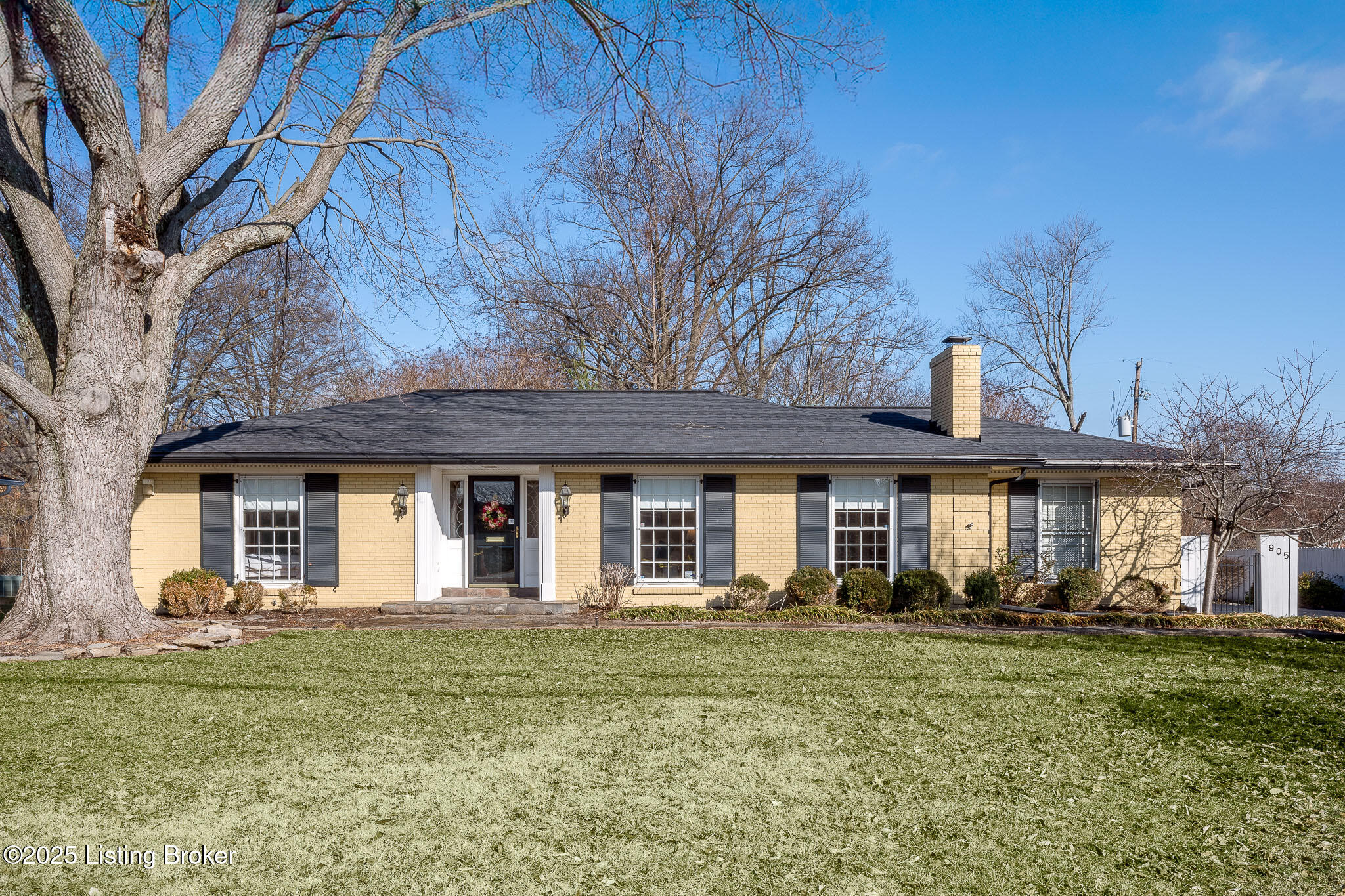 905 Cannons Ln Property Photo