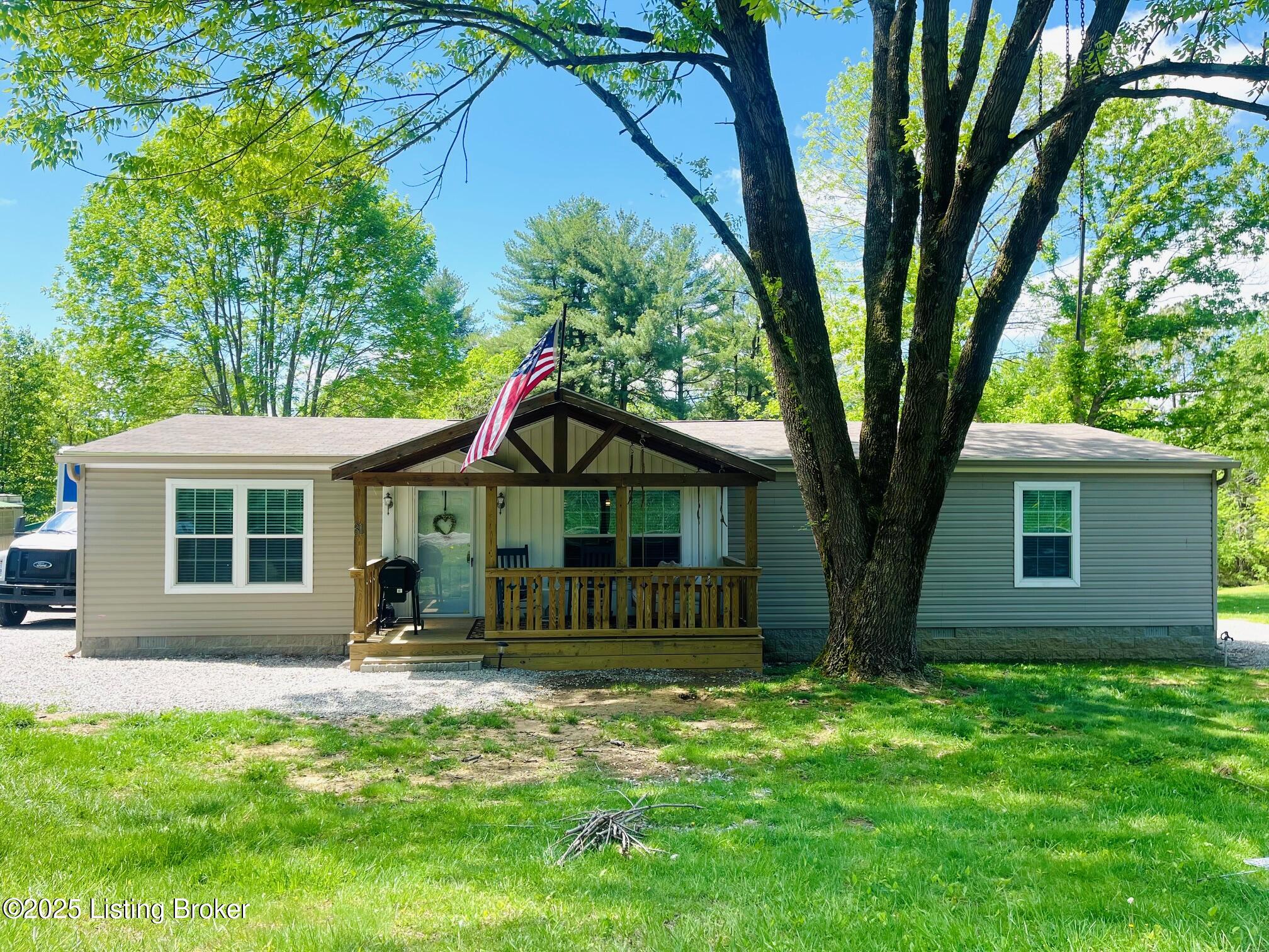 31 Friendship Rd Property Photo