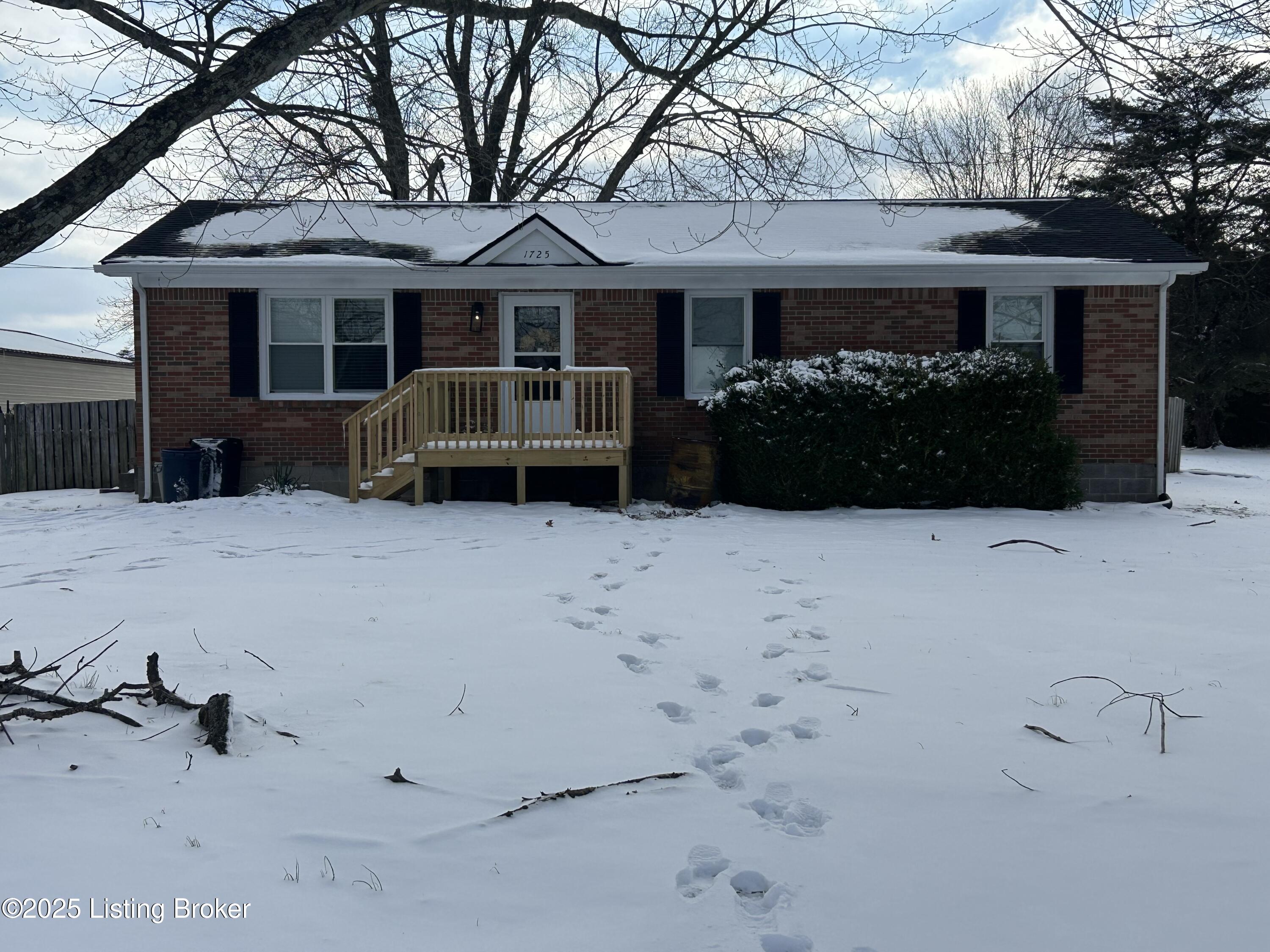 1725 Balltown Rd Property Photo