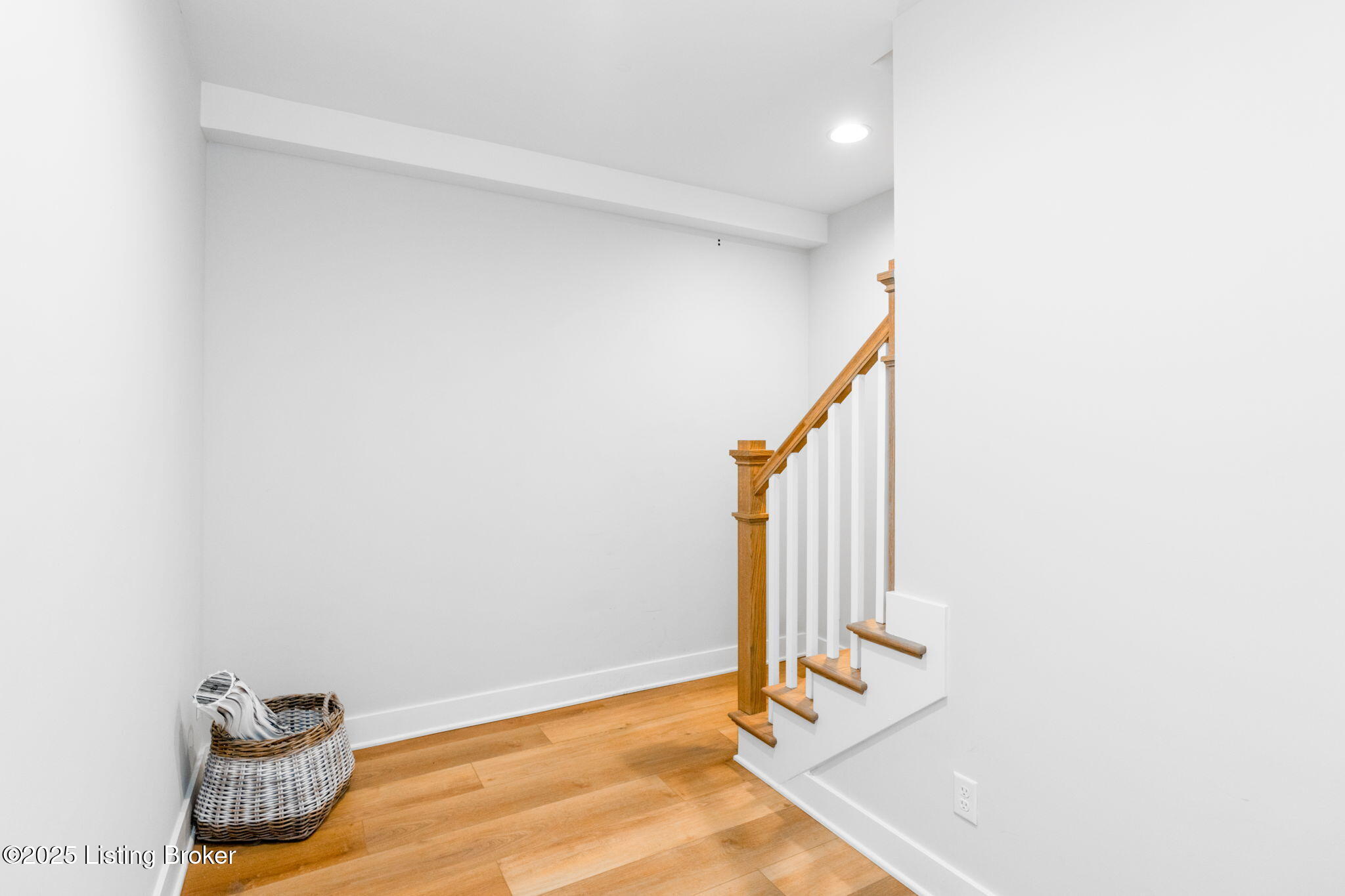 17717 Shakes Creek Dr Property Photo 47