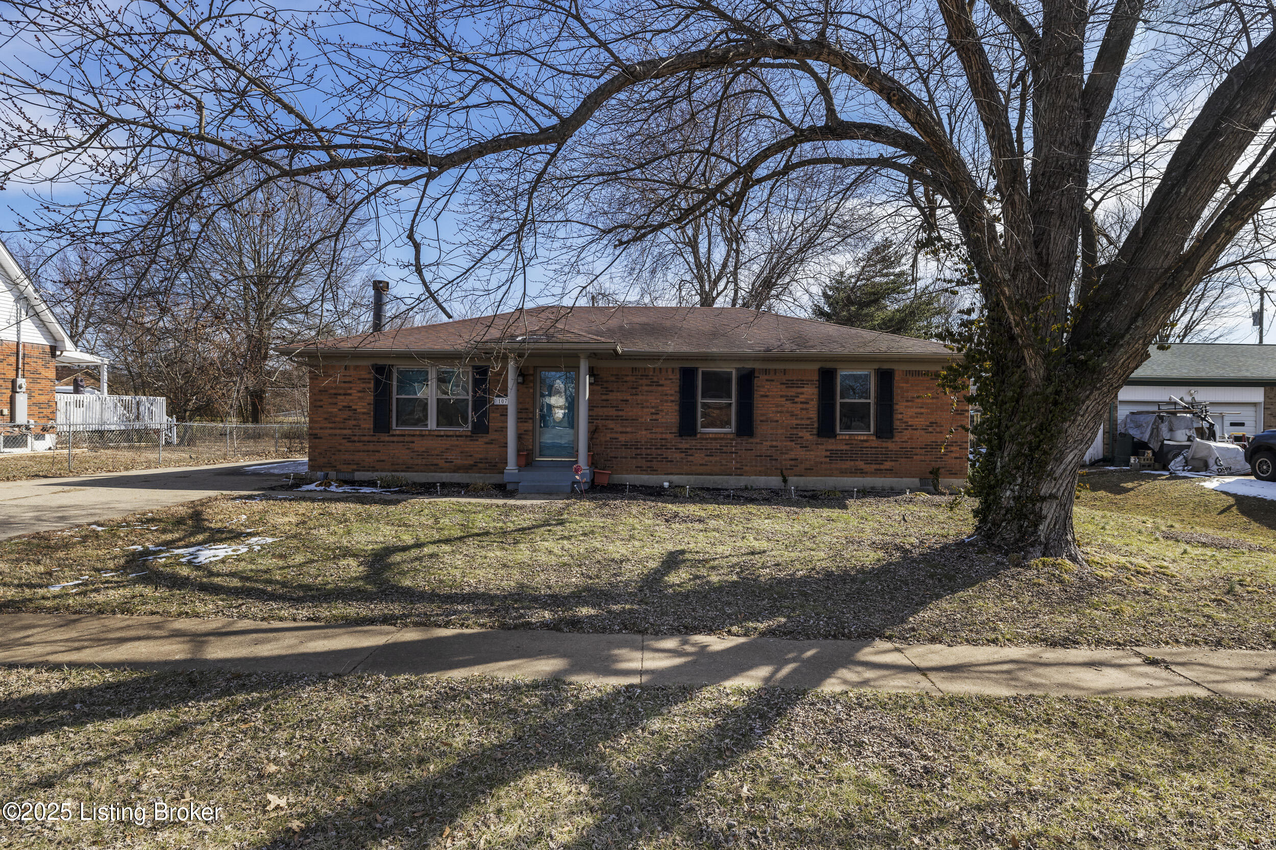107 Anderson Ct Property Photo 1