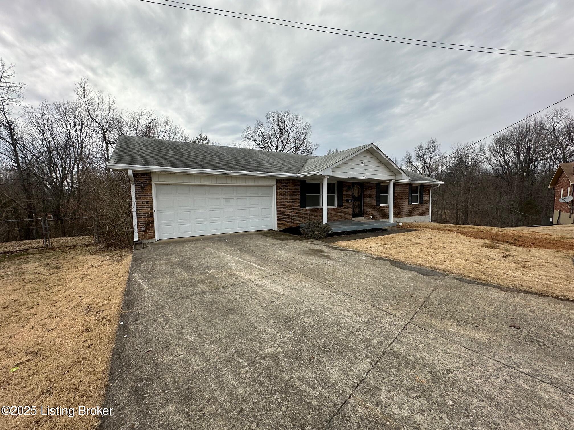 931 Rhonda Ct Property Photo 1
