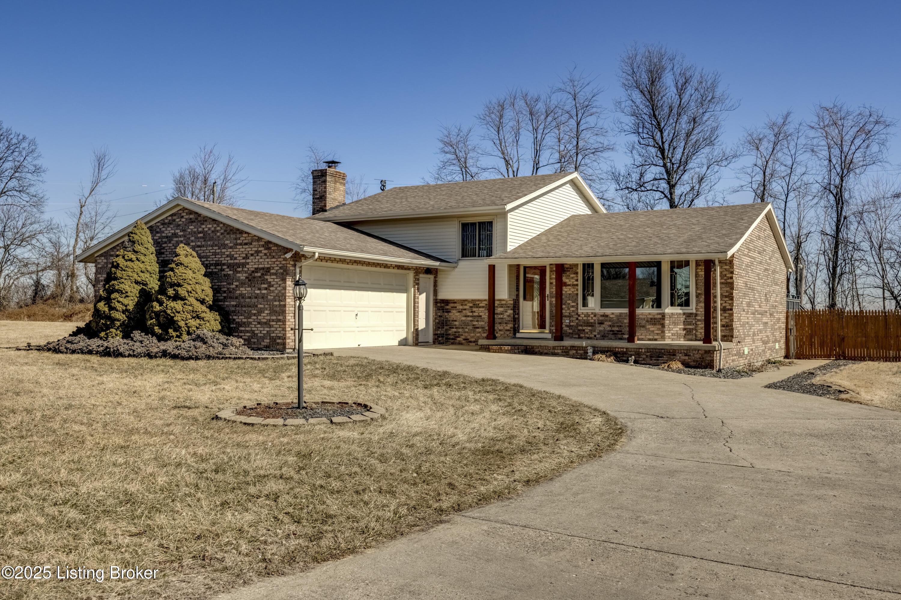 292 Hillwood Dr Property Photo 1