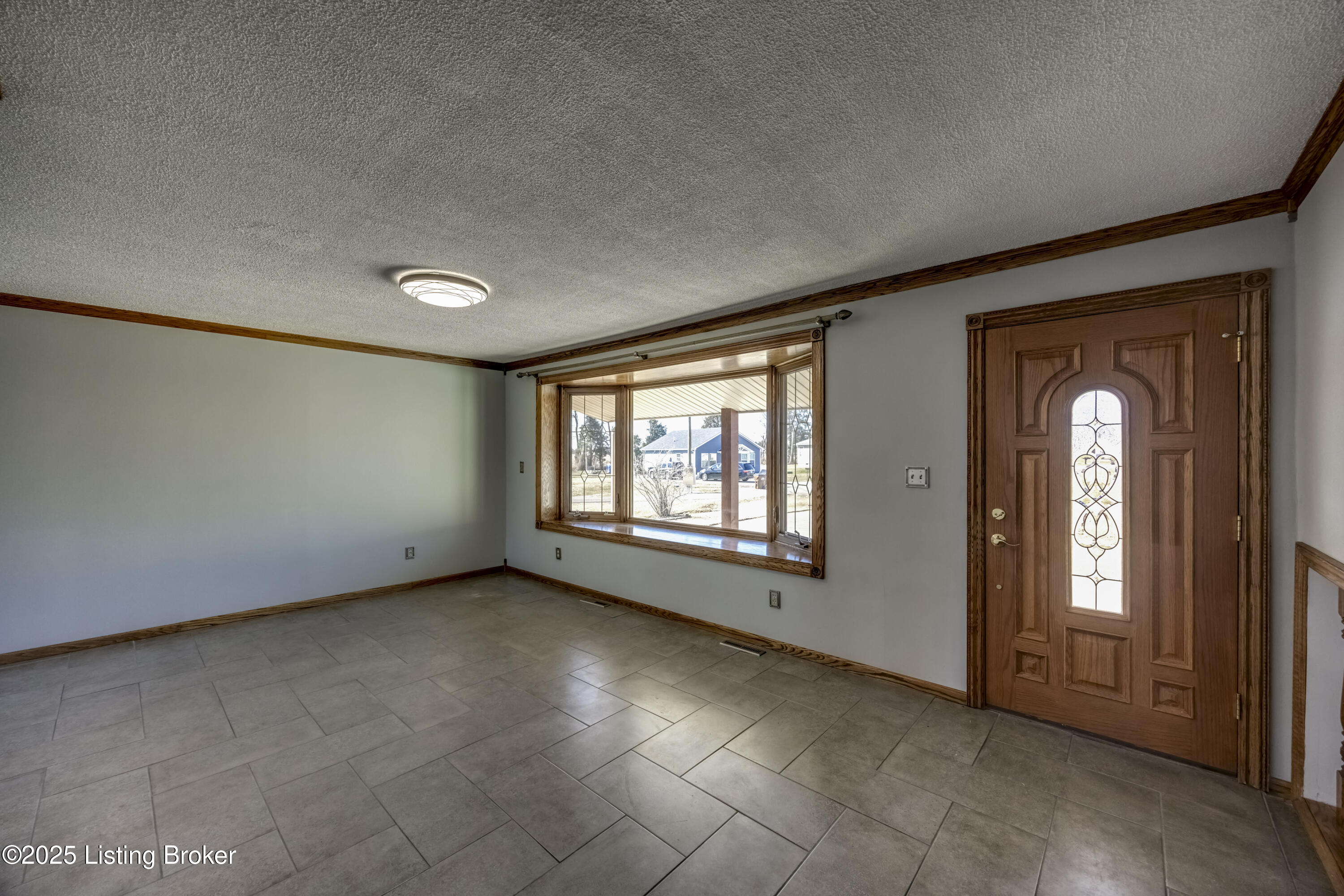 292 Hillwood Dr Property Photo 4