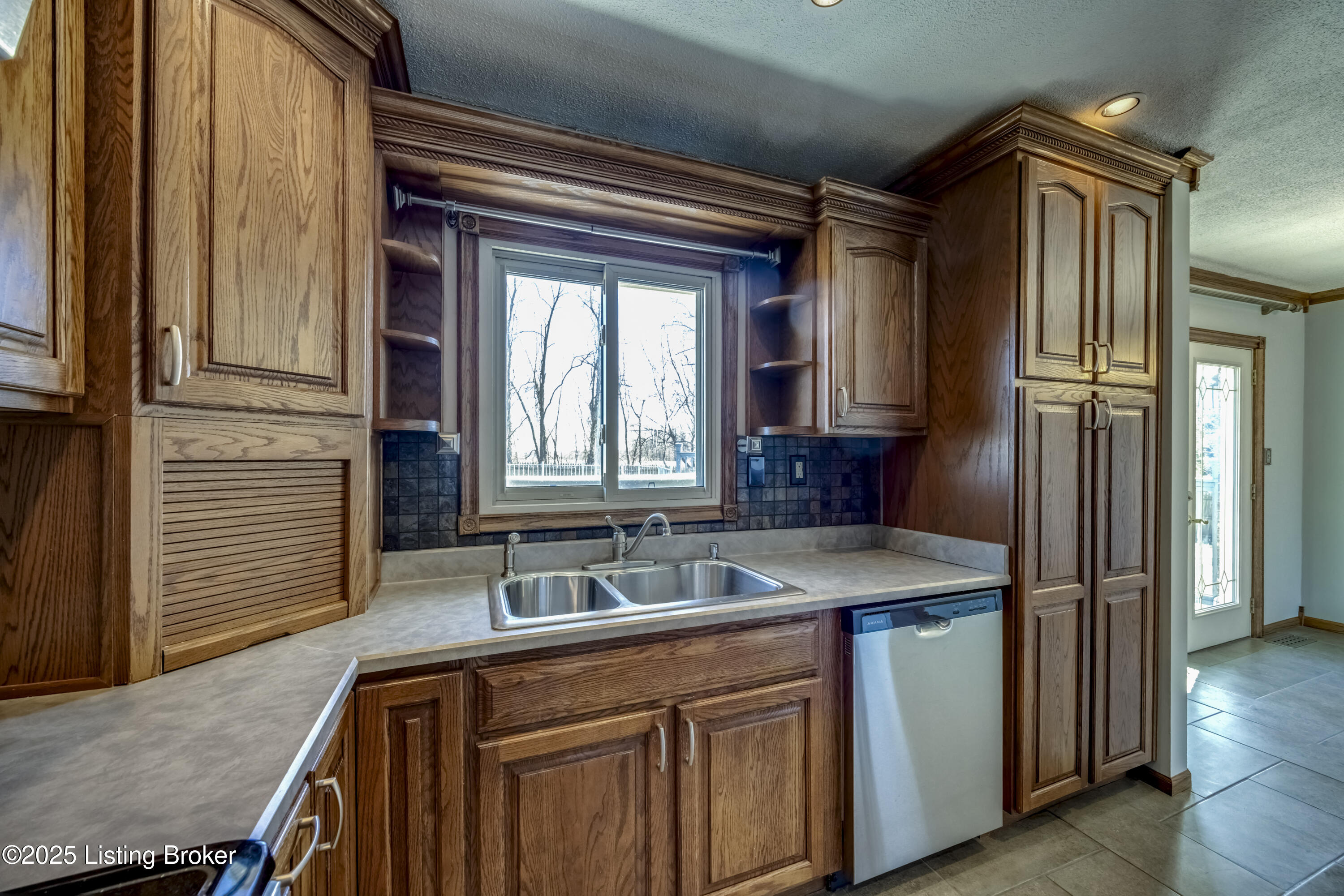 292 Hillwood Dr Property Photo 12