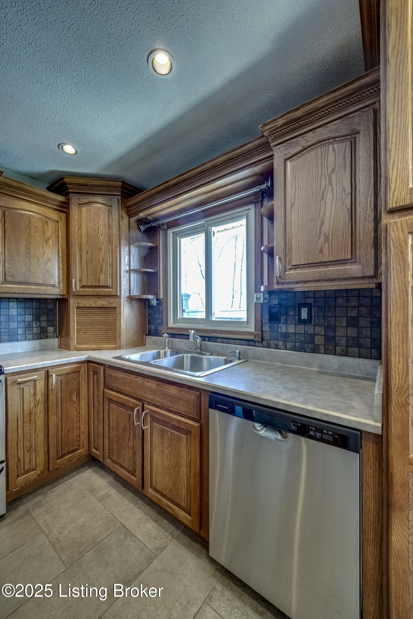 292 Hillwood Dr Property Photo 13