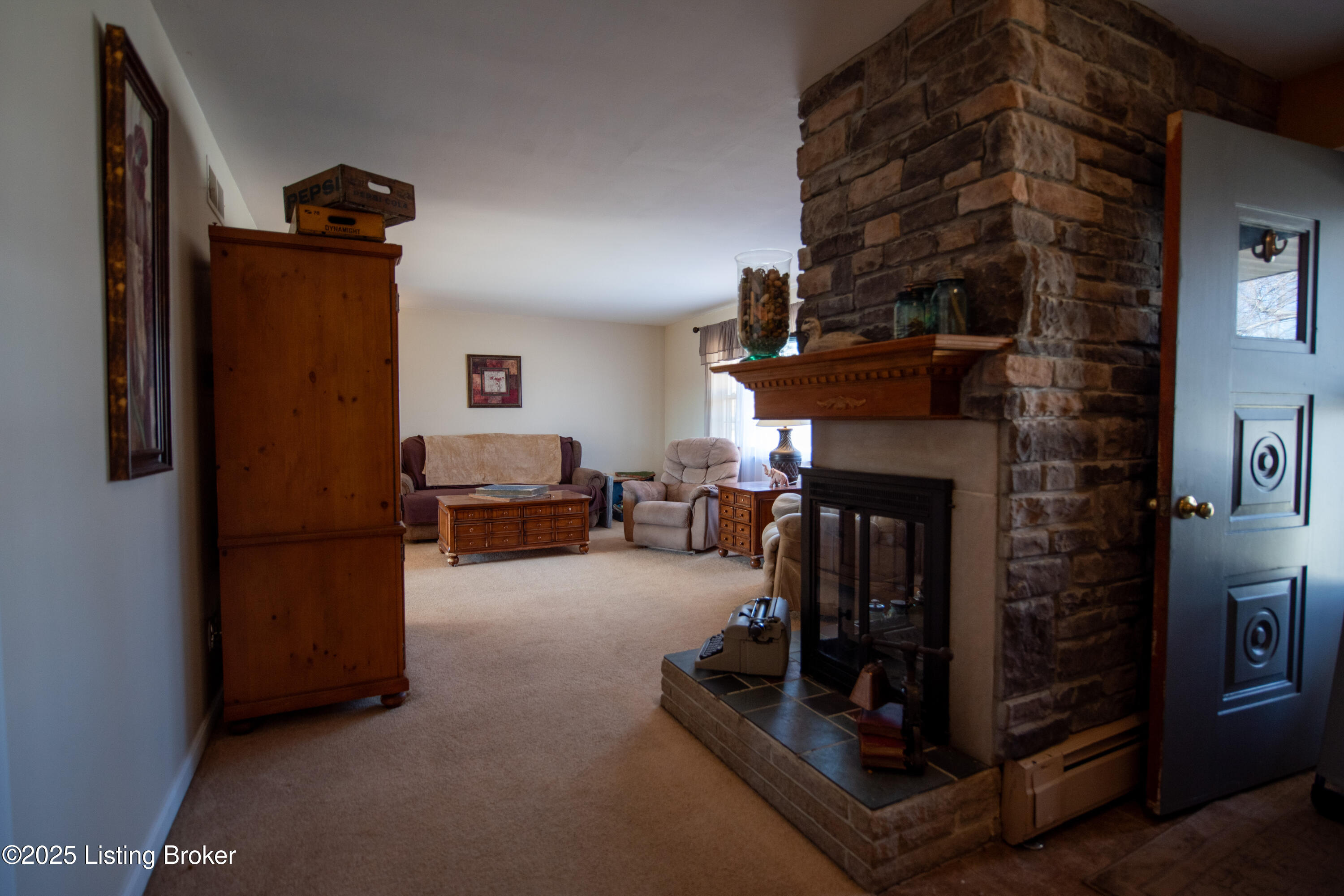 29 Walnut Hall Dr Property Photo 6