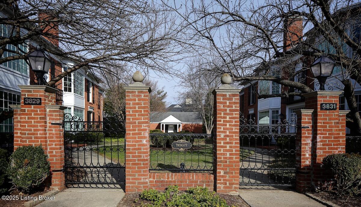 3829 Washington Square, 2 Property Photo 2
