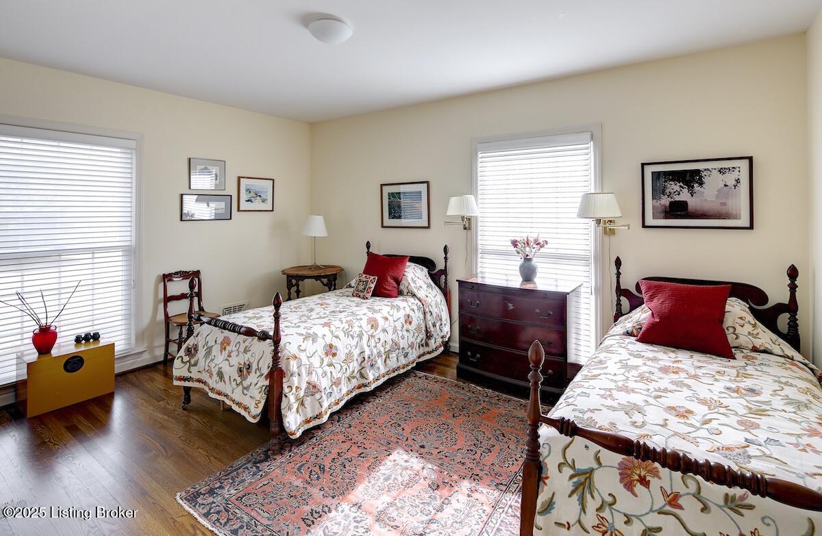 3829 Washington Square, 2 Property Photo 21