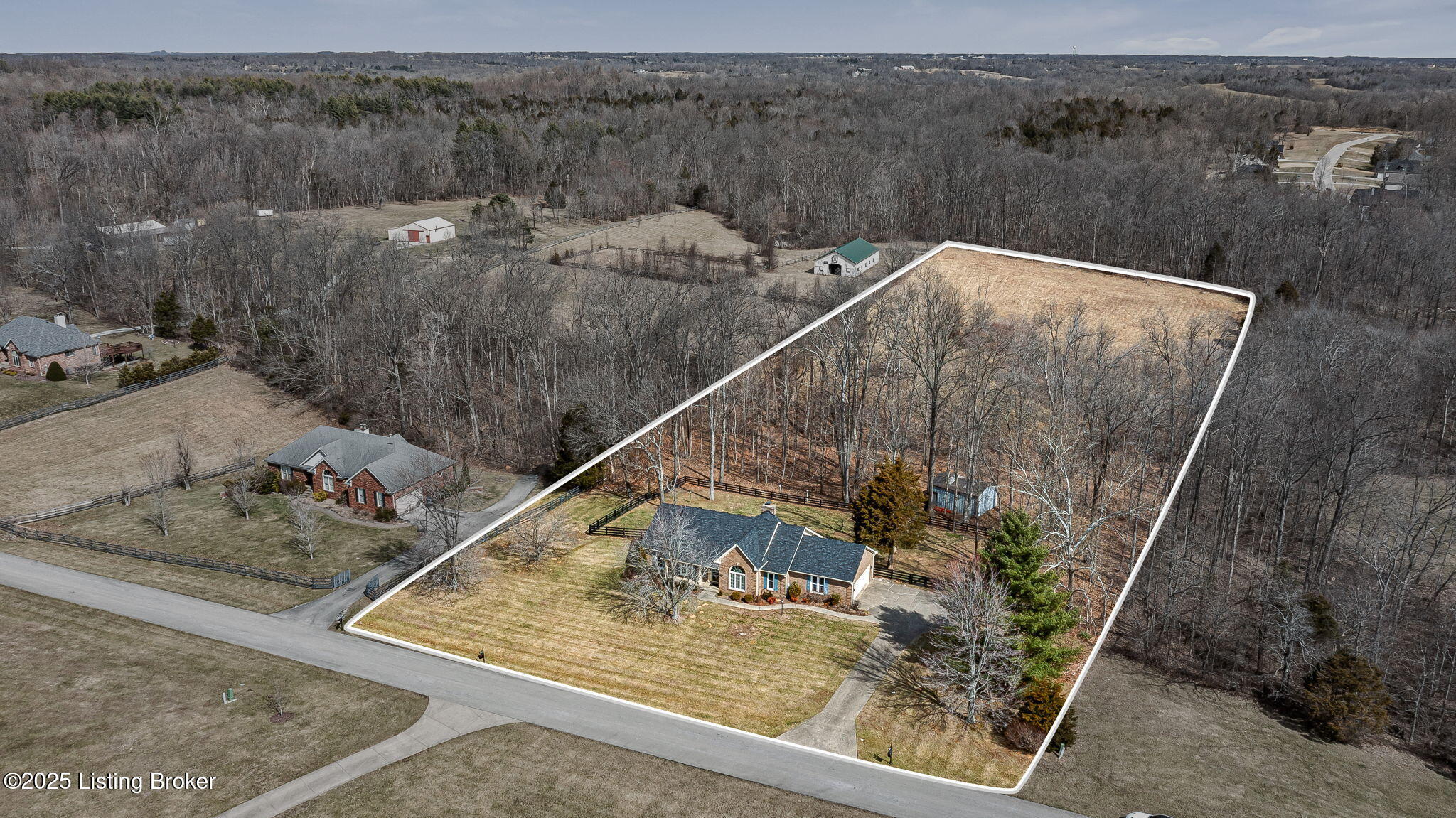 4640 Grand Dell Dr Property Photo 2