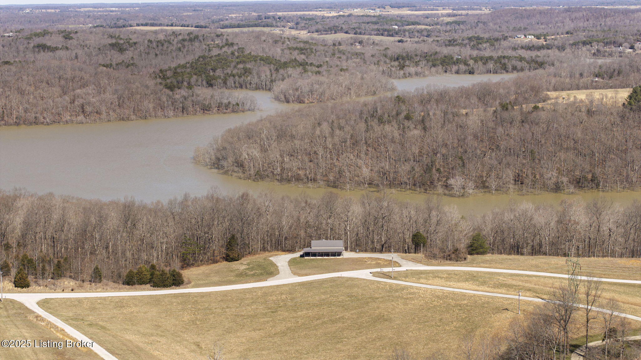 511 Indian Cliff Rd Property Photo 1