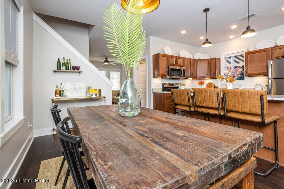 717 Lynn Property Photo 11