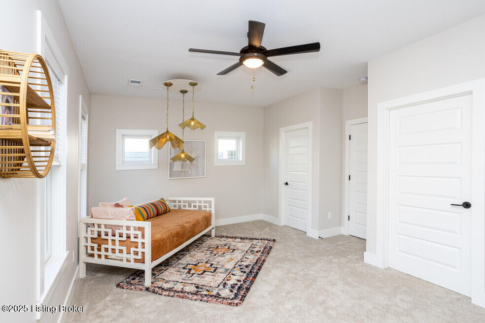 717 Lynn Property Photo 15
