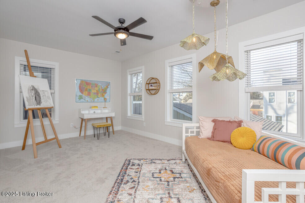 717 Lynn Property Photo 16