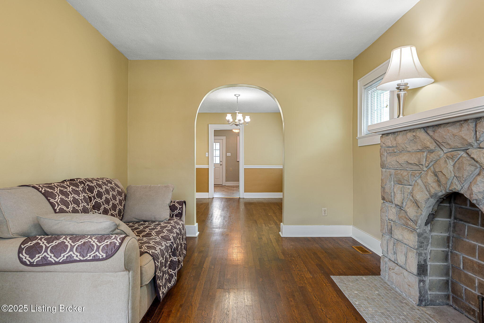 2027 Alexander Ave Property Photo 5