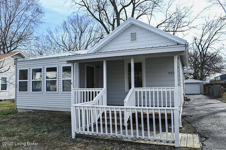 9215 Alexander Ave Property Photo 1