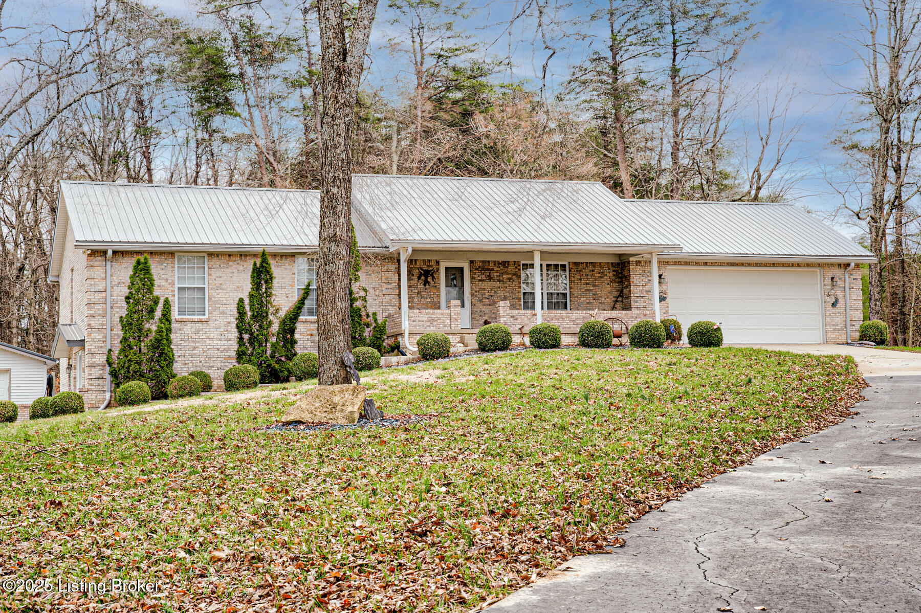 1670 Pine Creek Trail Property Photo 1