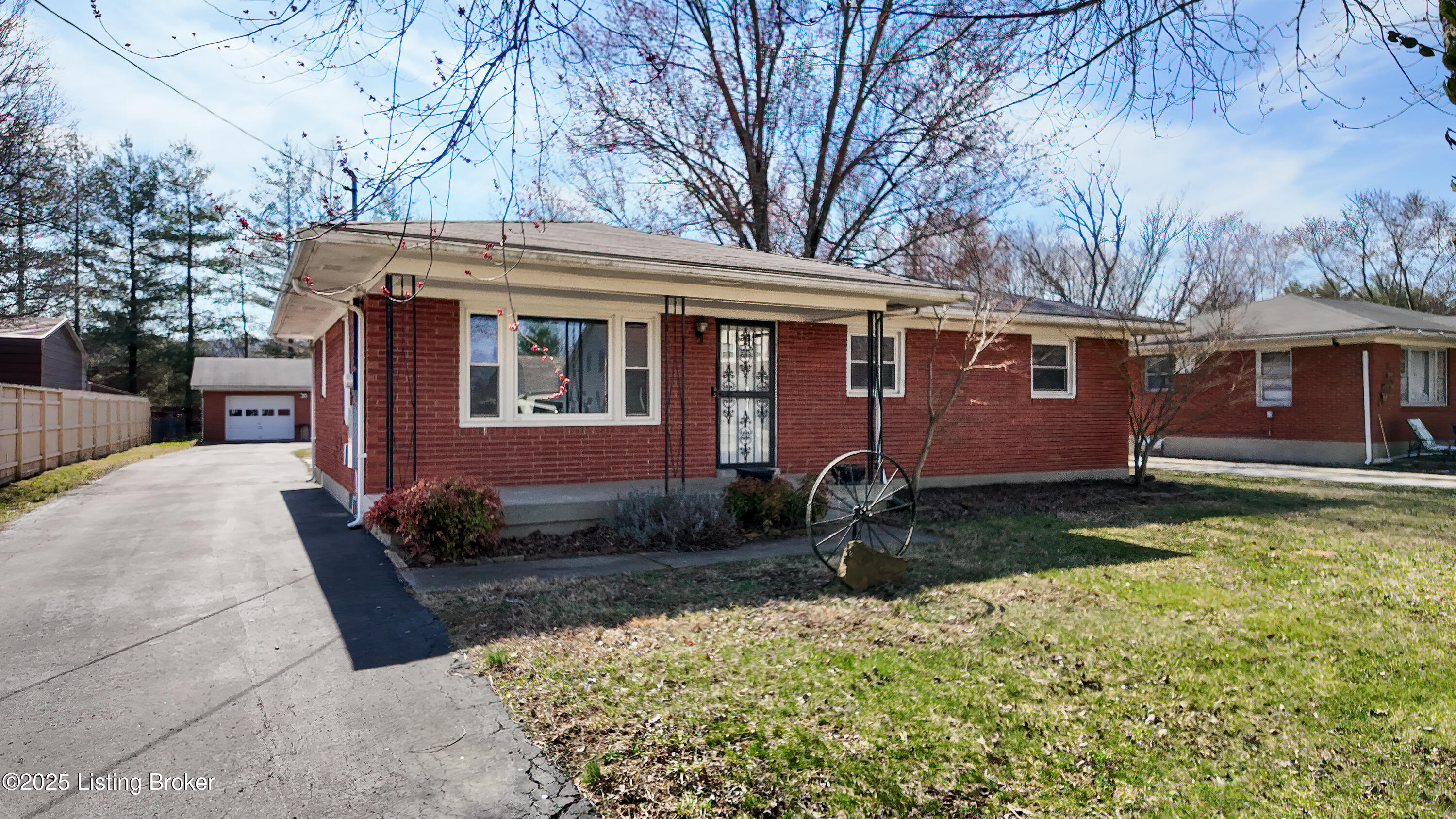 204 Rosebank Ct Property Photo 1