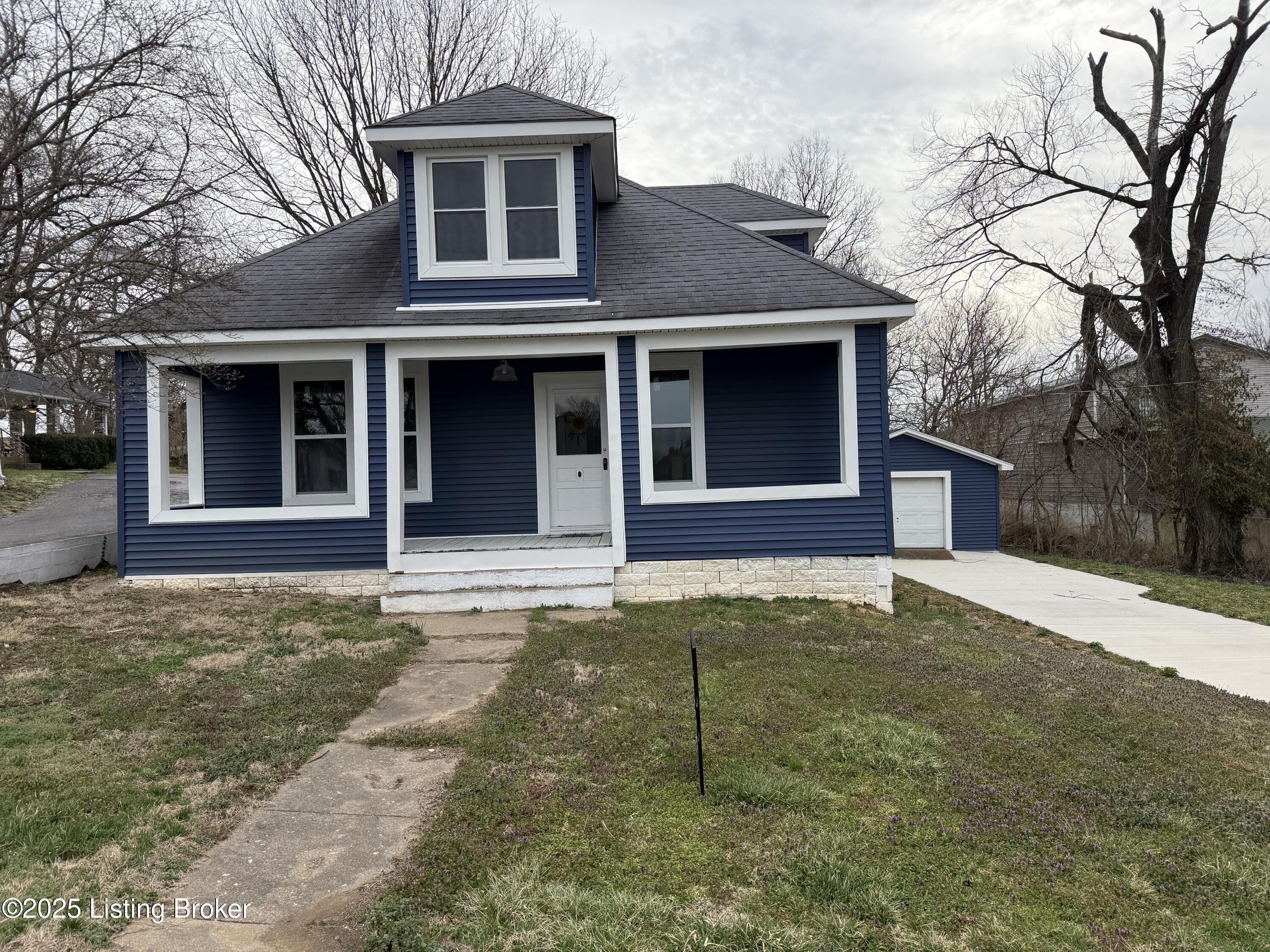 105 Mckay Ave Property Photo