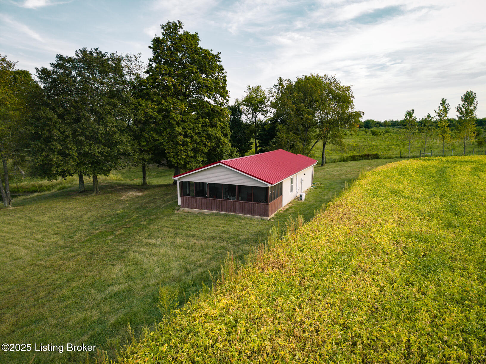 5976 Eminence Pike Property Photo 2