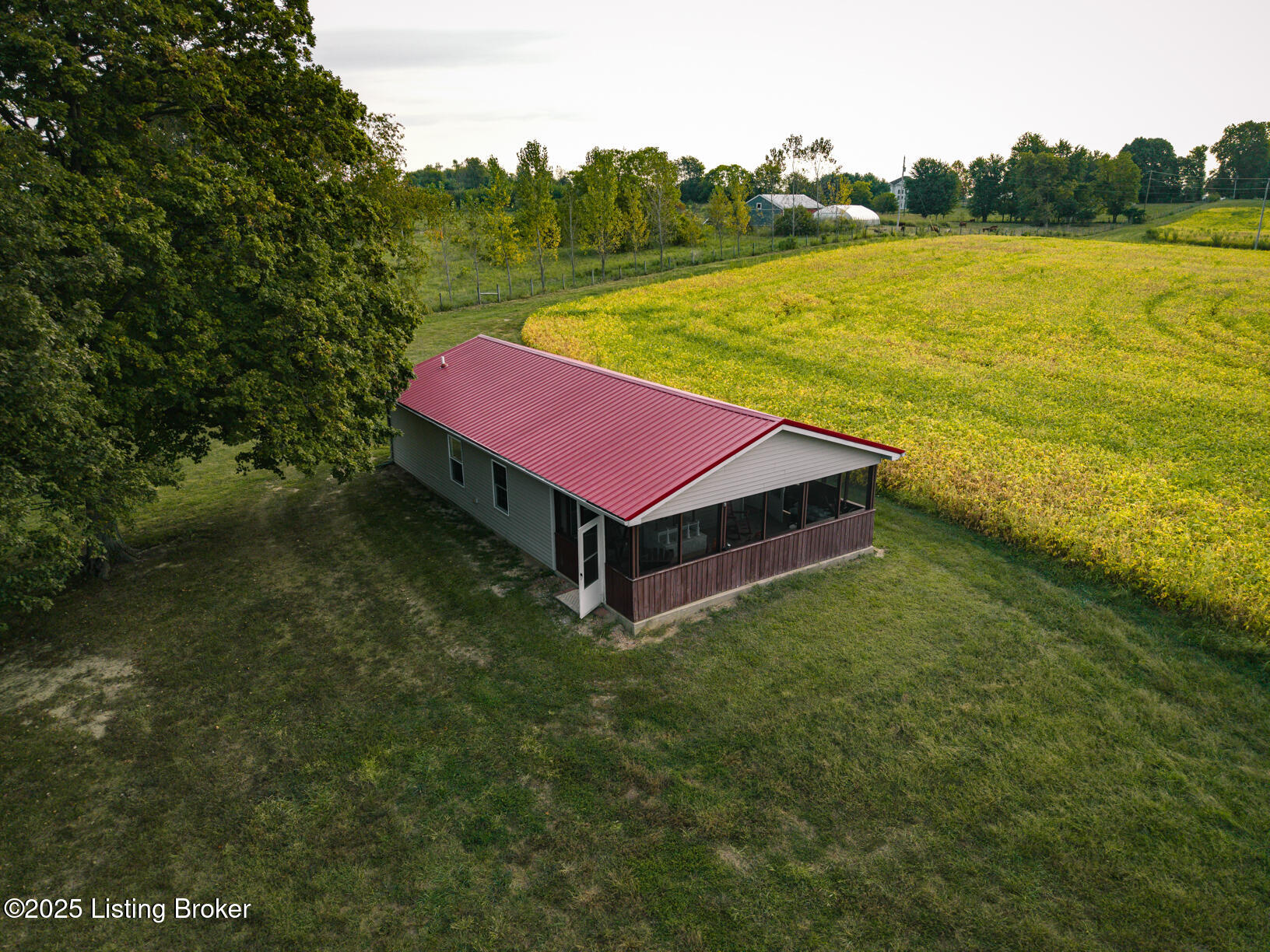 5976 Eminence Pike Property Photo 4