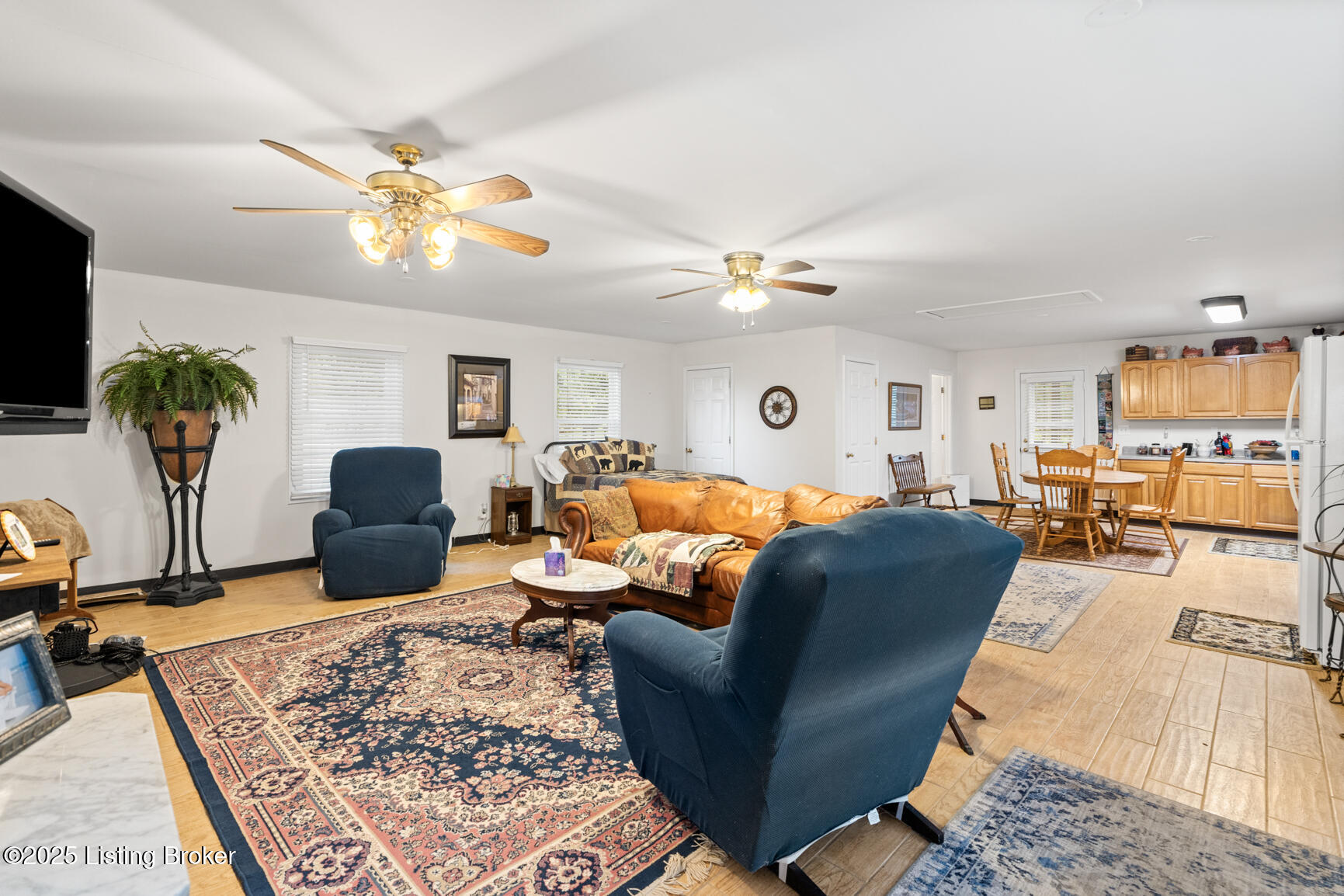 5976 Eminence Pike Property Photo 36