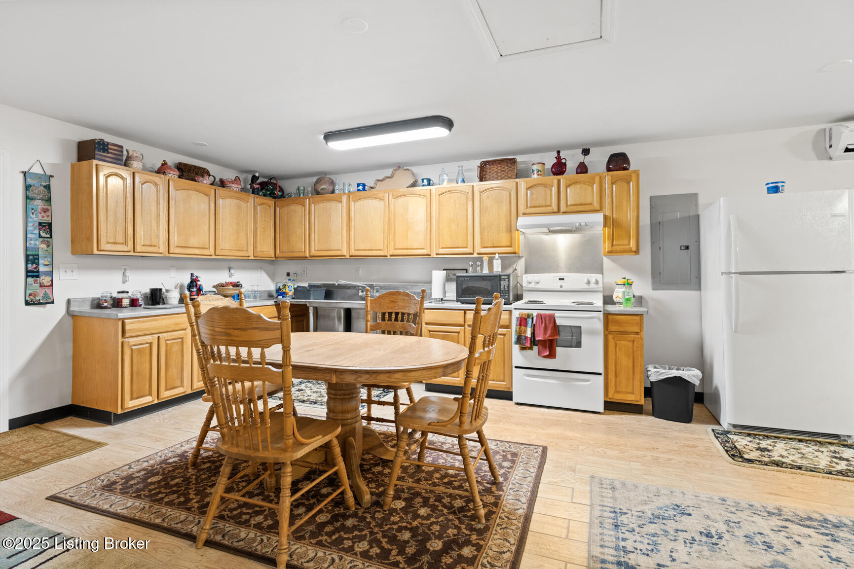5976 Eminence Pike Property Photo 39