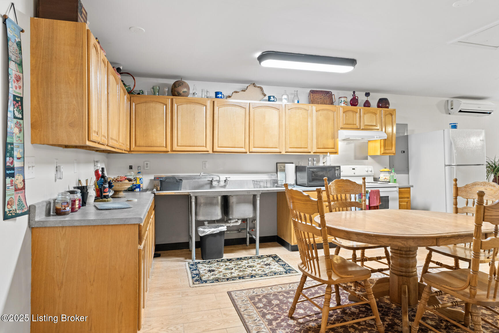 5976 Eminence Pike Property Photo 41