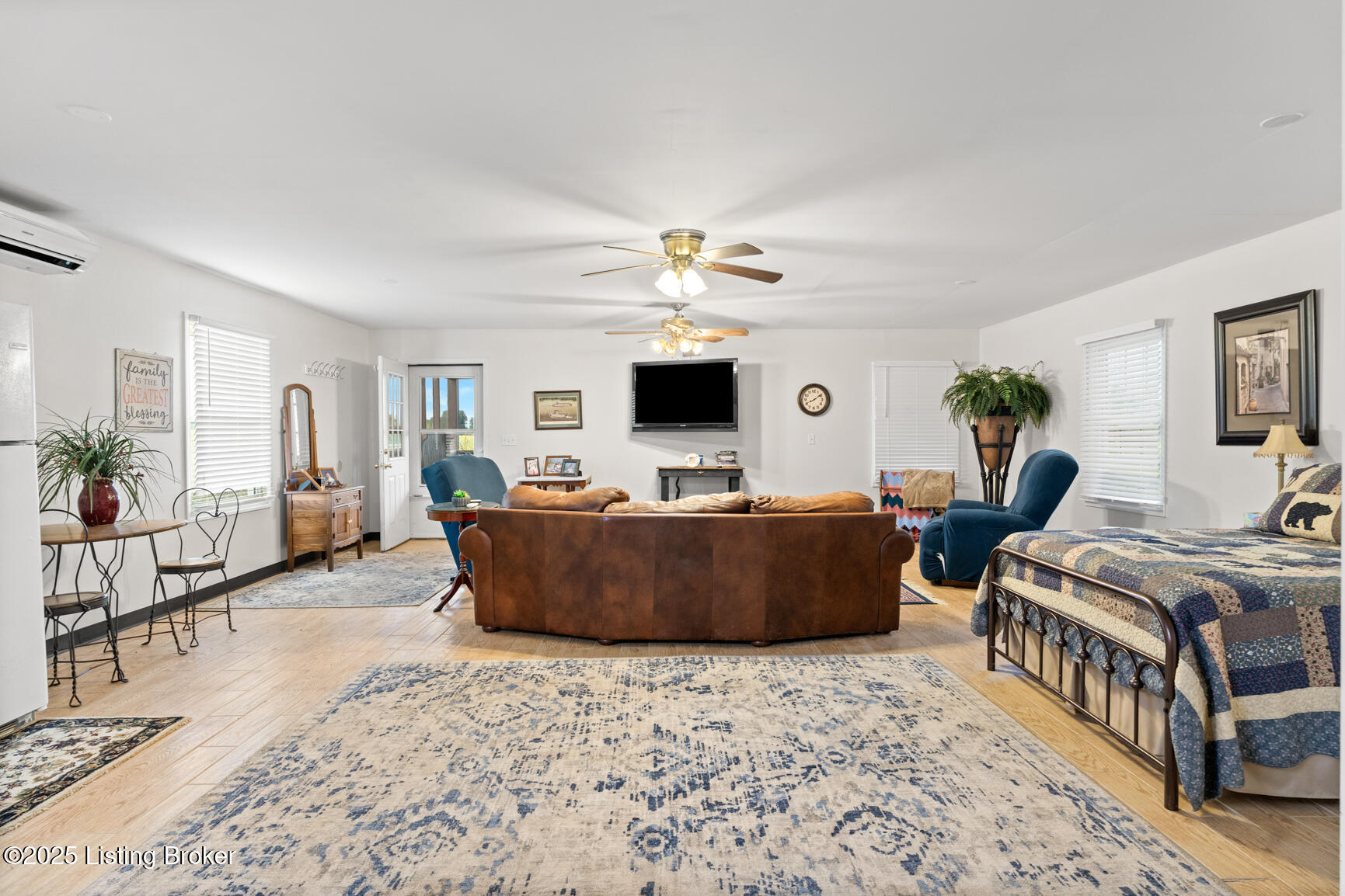 5976 Eminence Pike Property Photo 42