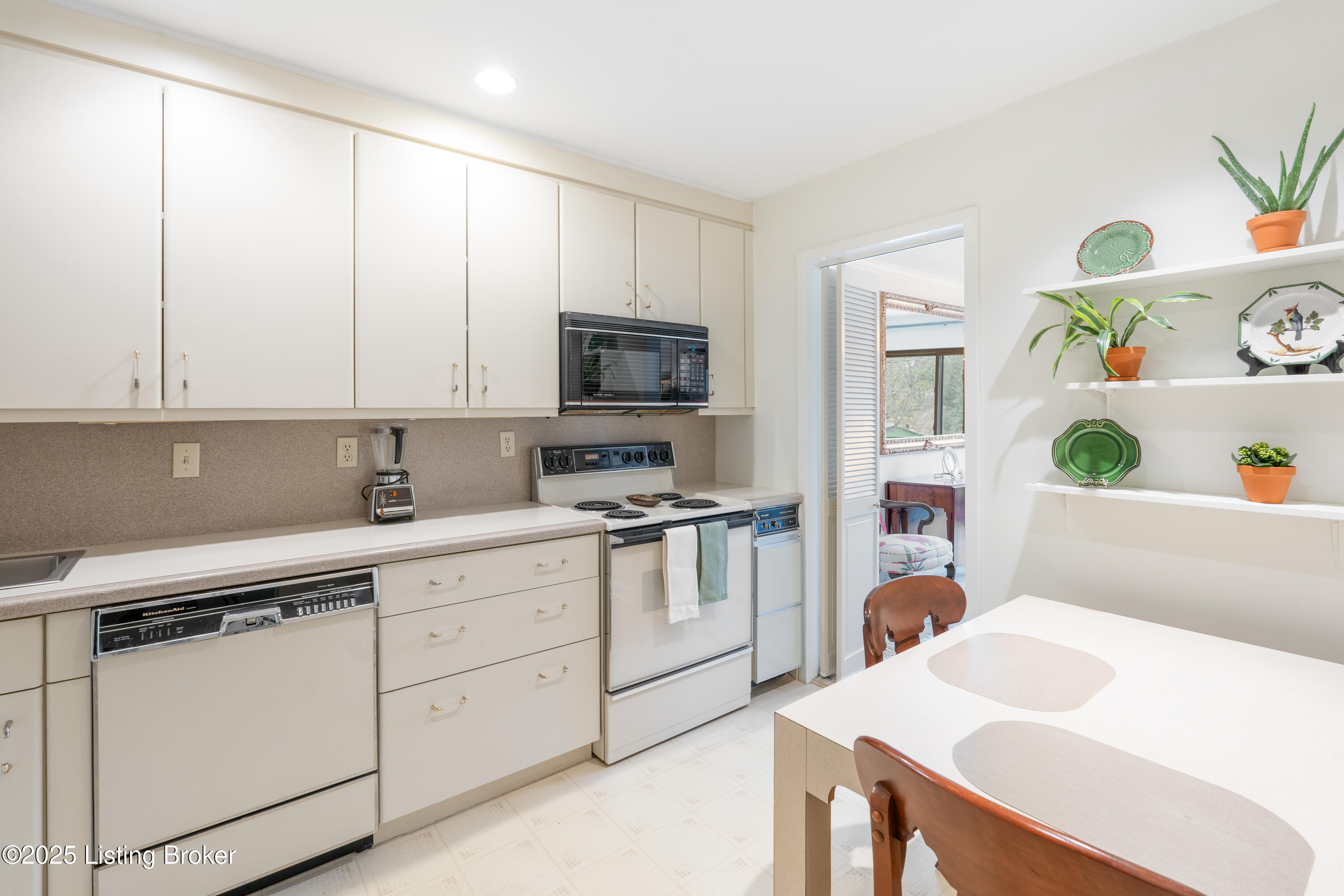 1611 Spring Dr, Apt 3c Property Photo 14
