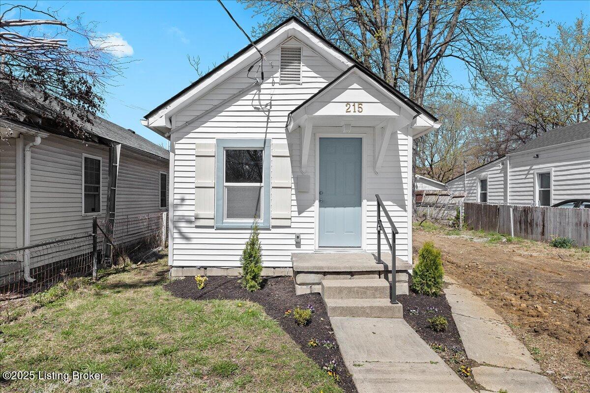 215 E Southern Heights Ave Property Photo
