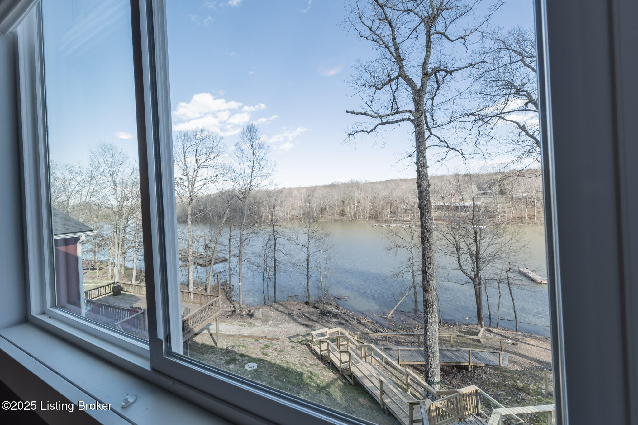 432 Four Seasons Rd Property Photo