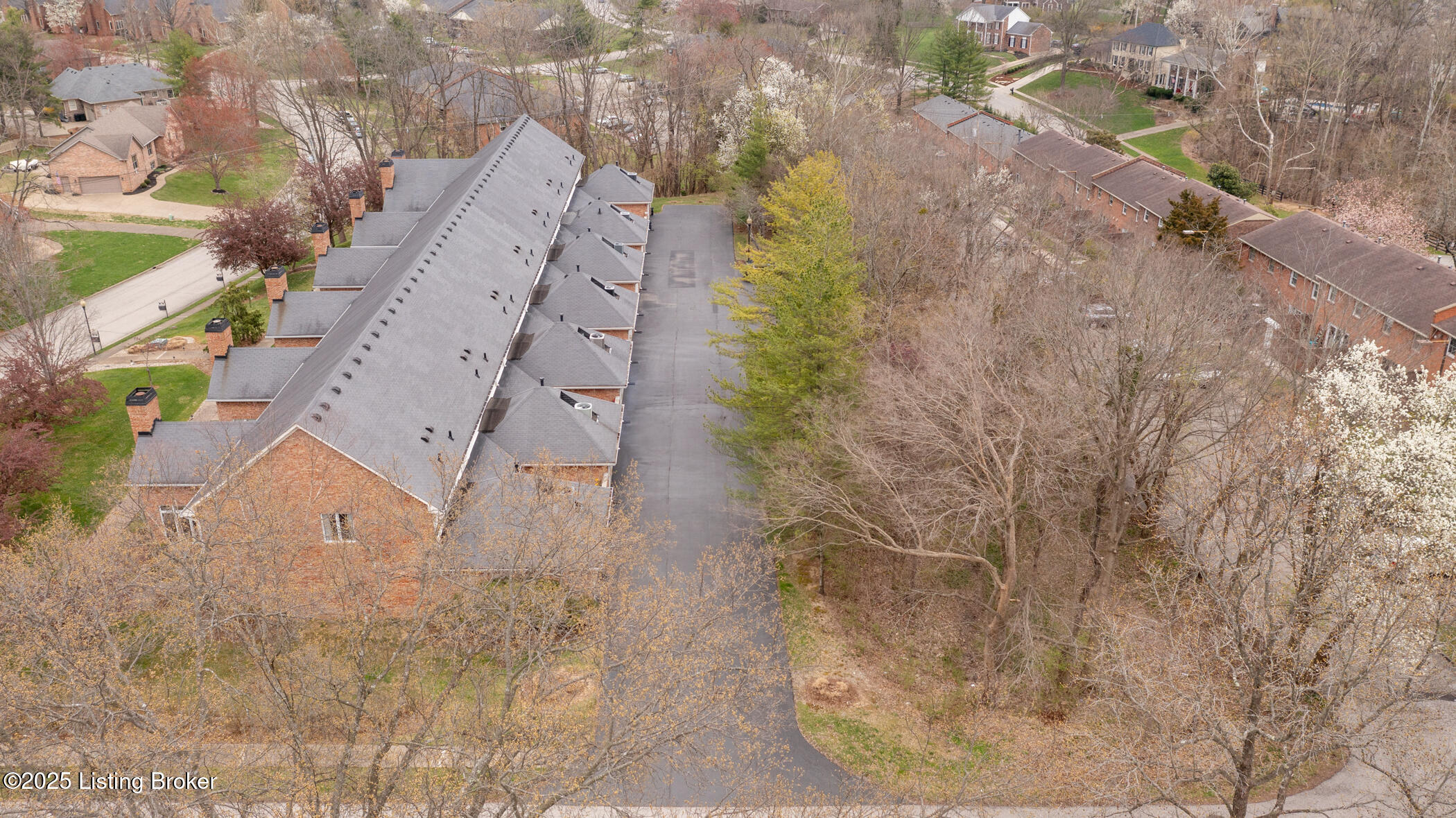 7808 Grenoble Ln Property Photo 5
