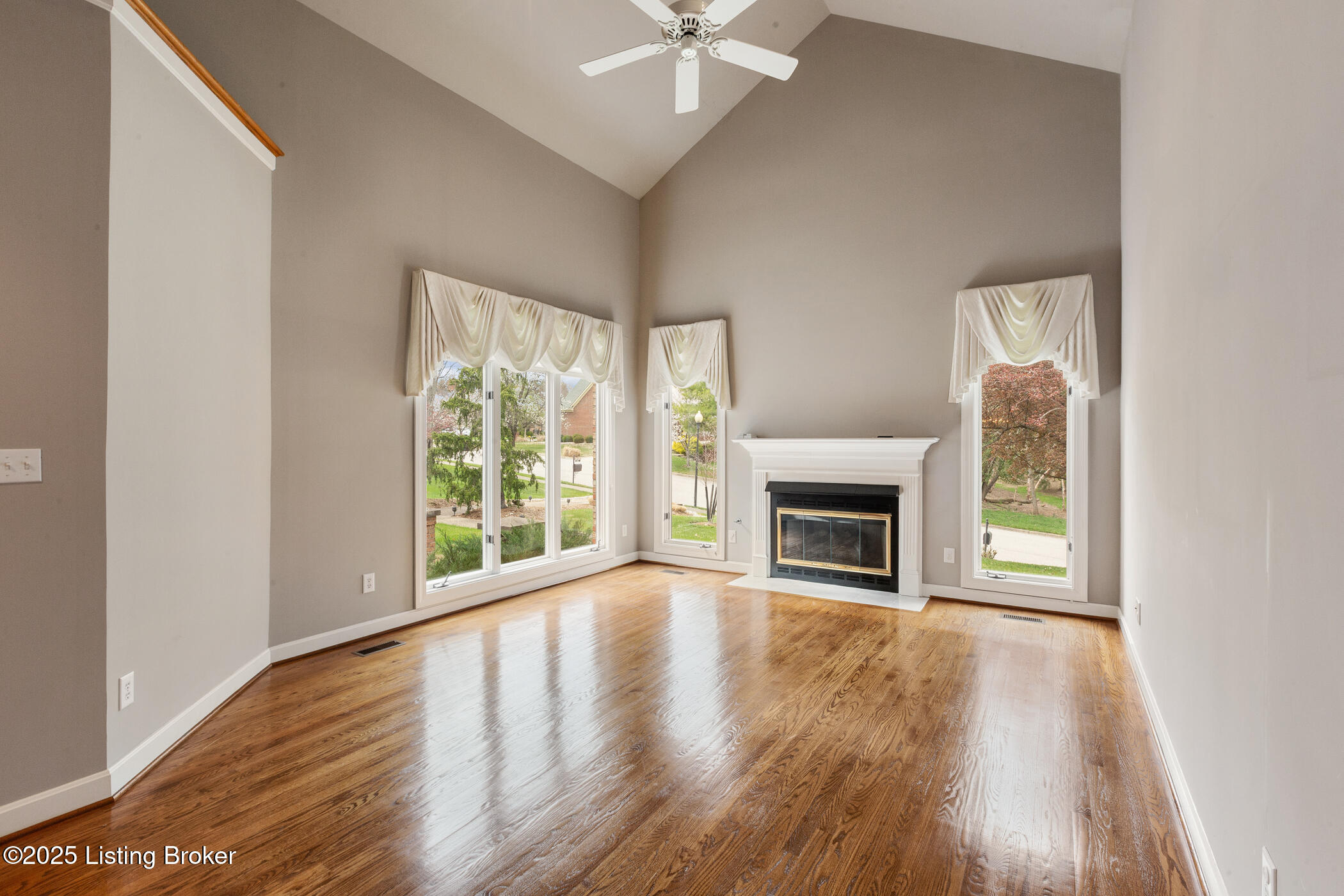 7808 Grenoble Ln Property Photo 11