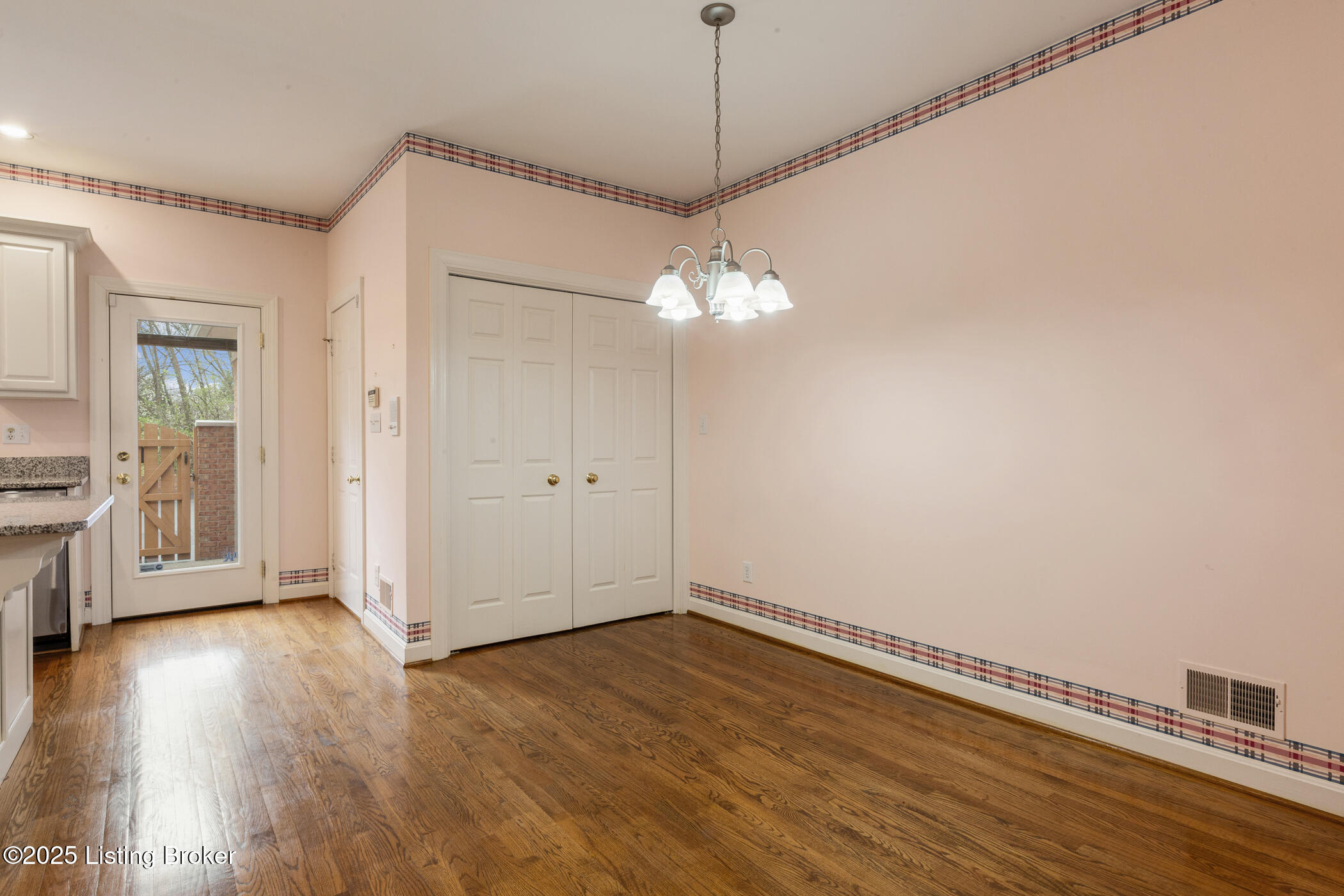 7808 Grenoble Ln Property Photo 19