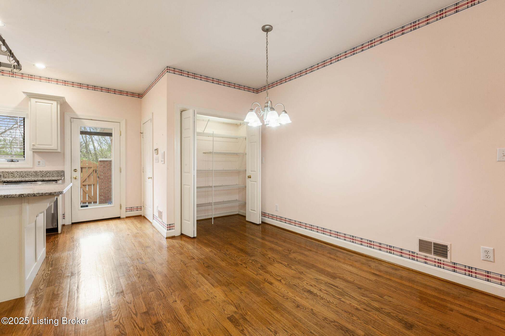 7808 Grenoble Ln Property Photo 25