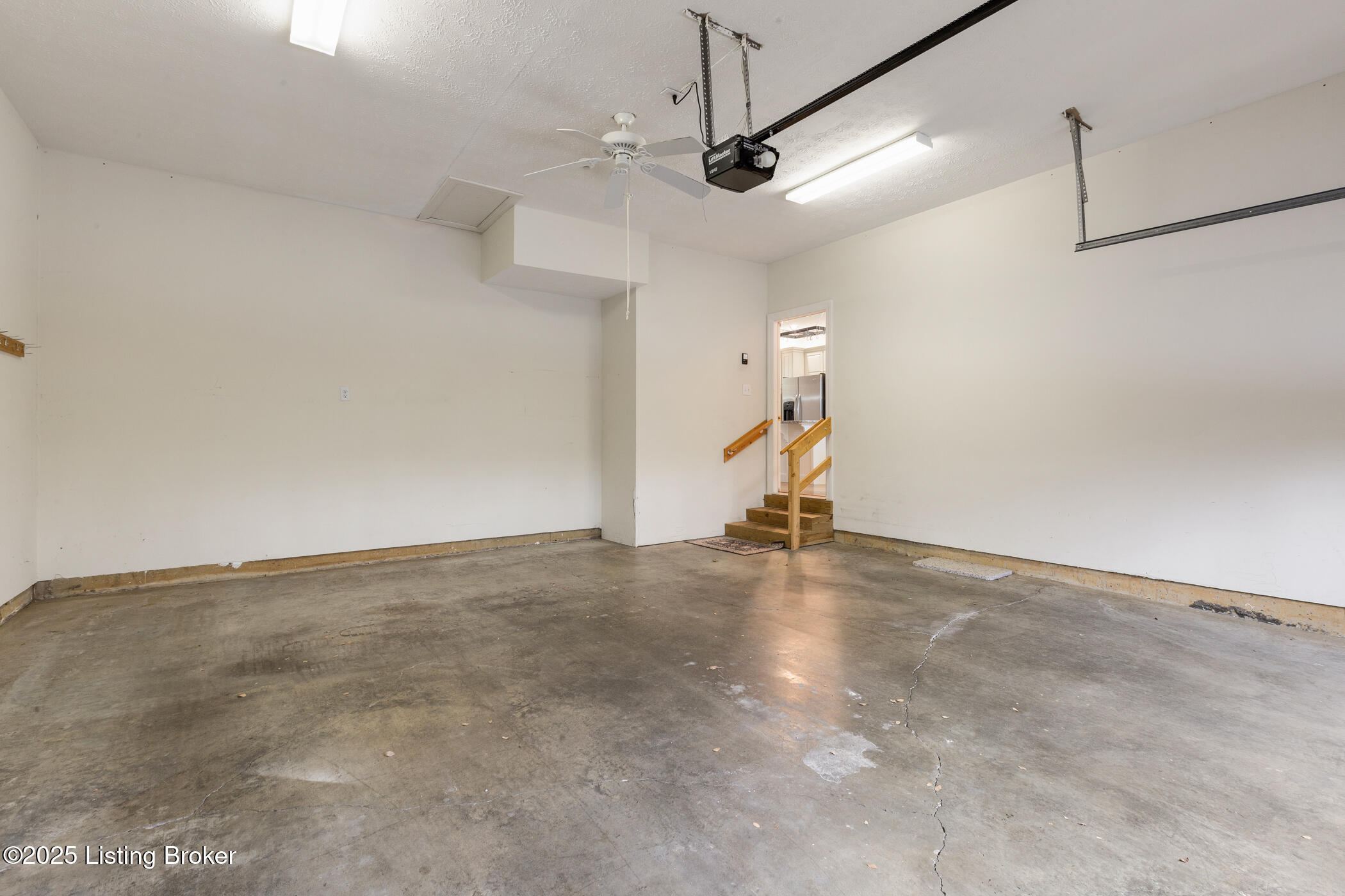 7808 Grenoble Ln Property Photo 31