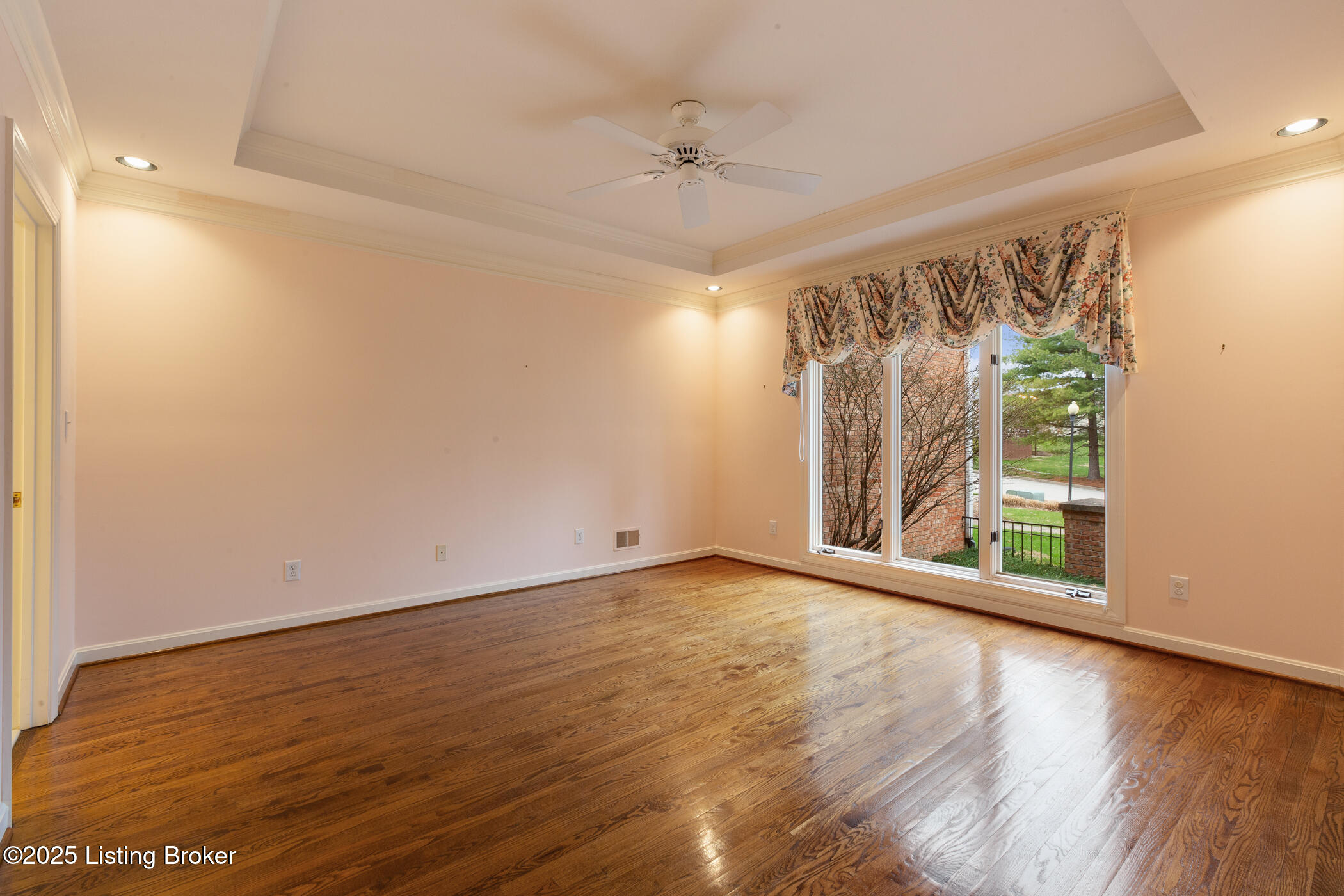7808 Grenoble Ln Property Photo 36
